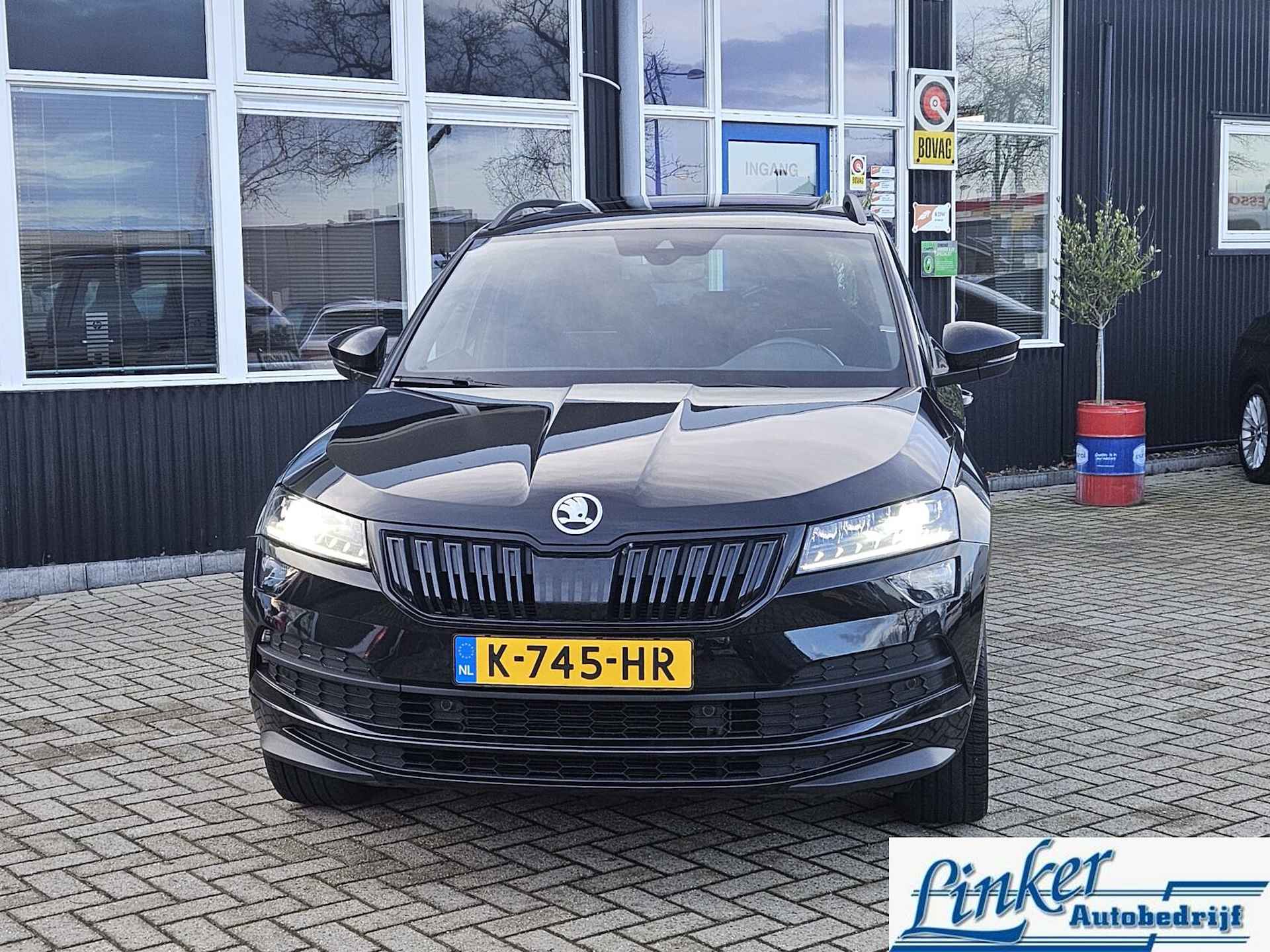 Skoda Karoq 1.5 TSI ACT Sportline Business PANO VIRTUAL TREKH CAMERA - 6/42