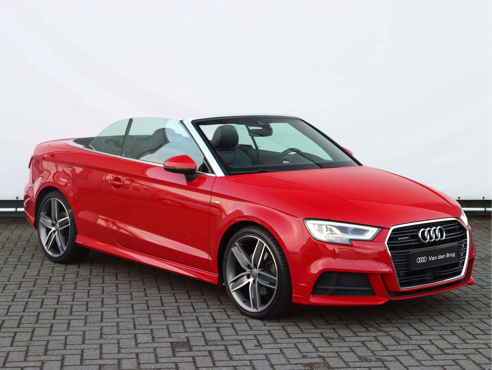 Audi A3 Cabriolet 2.0 TFSI quattro S Line 190pk | Nekverwarming | Stoelverwarming | Adaptive Cruise | Dodehoek detectie | Trekhaak | Parkeersensoren - 3/47