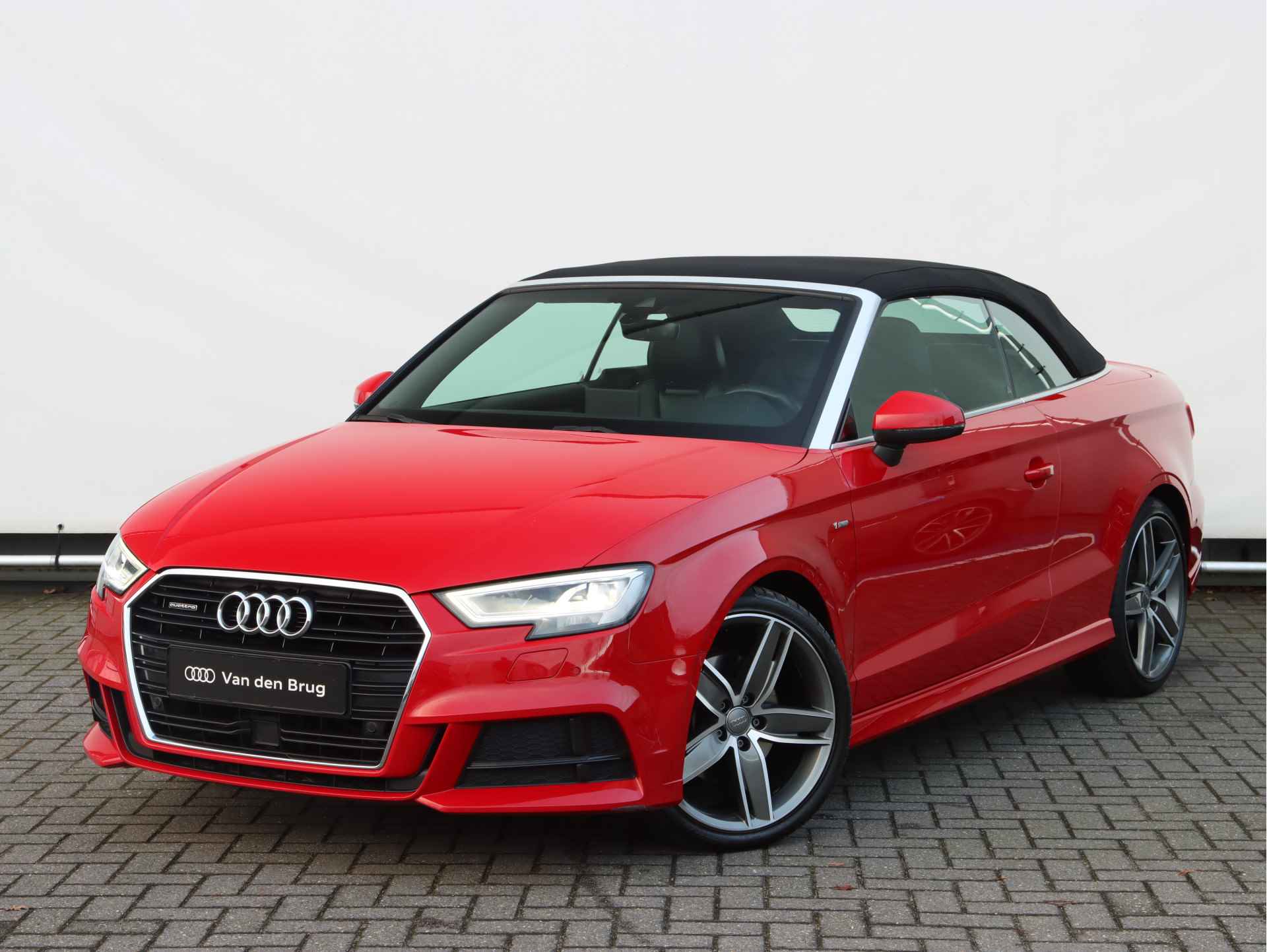 Audi A3 Cabriolet 2.0 TFSI quattro S Line 190pk | Nekverwarming | Stoelverwarming | Adaptive Cruise | Dodehoek detectie | Trekhaak | Parkeersensoren - 12/47