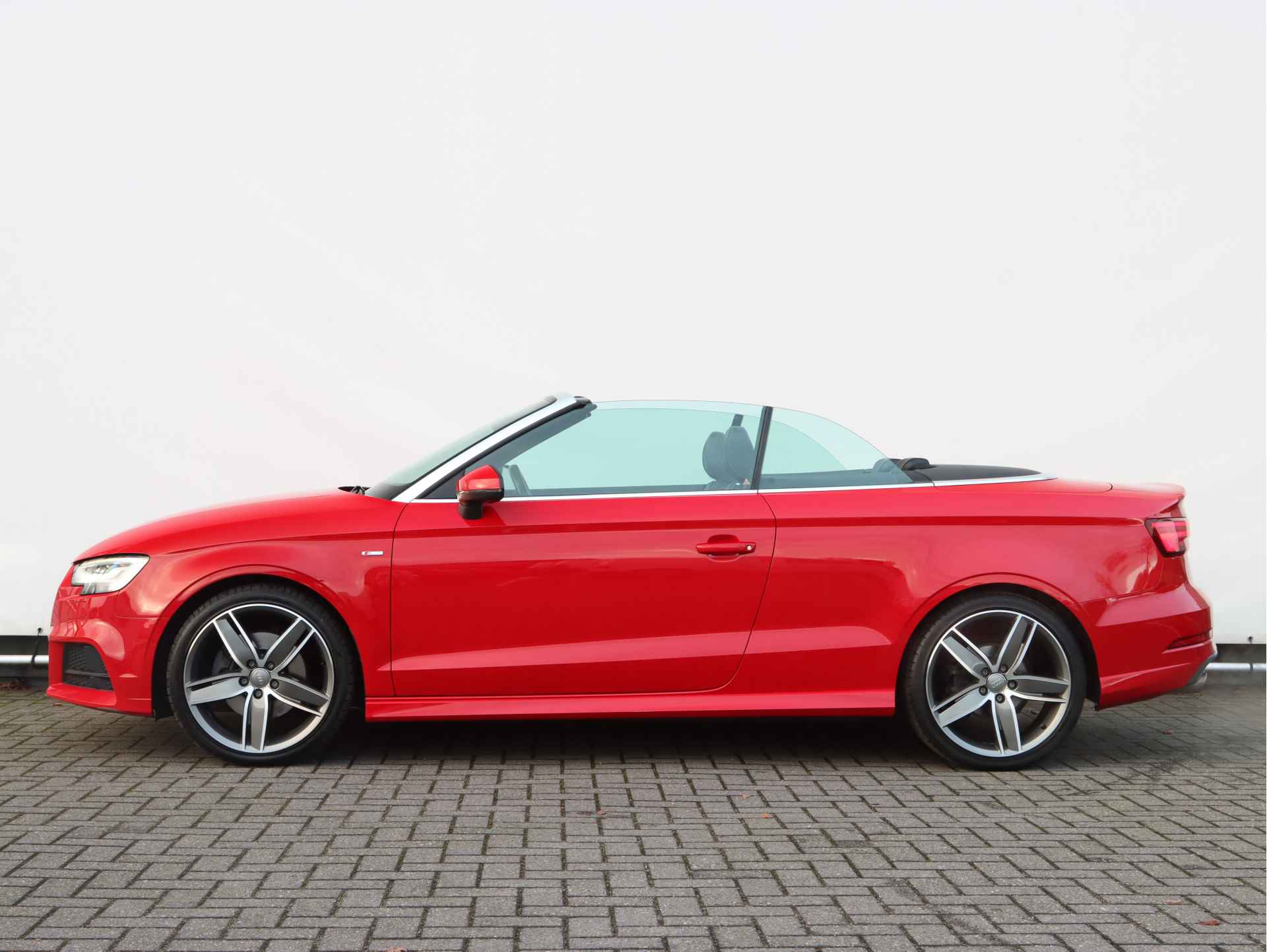 Audi A3 Cabriolet 2.0 TFSI quattro S Line 190pk | Nekverwarming | Stoelverwarming | Adaptive Cruise | Dodehoek detectie | Trekhaak | Parkeersensoren - 14/47