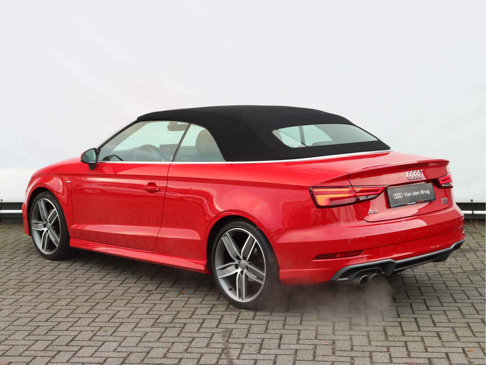 Audi A3 Cabriolet 2.0 TFSI quattro S Line 190pk | Nekverwarming | Stoelverwarming | Adaptive Cruise | Dodehoek detectie | Trekhaak | Parkeersensoren - 15/47