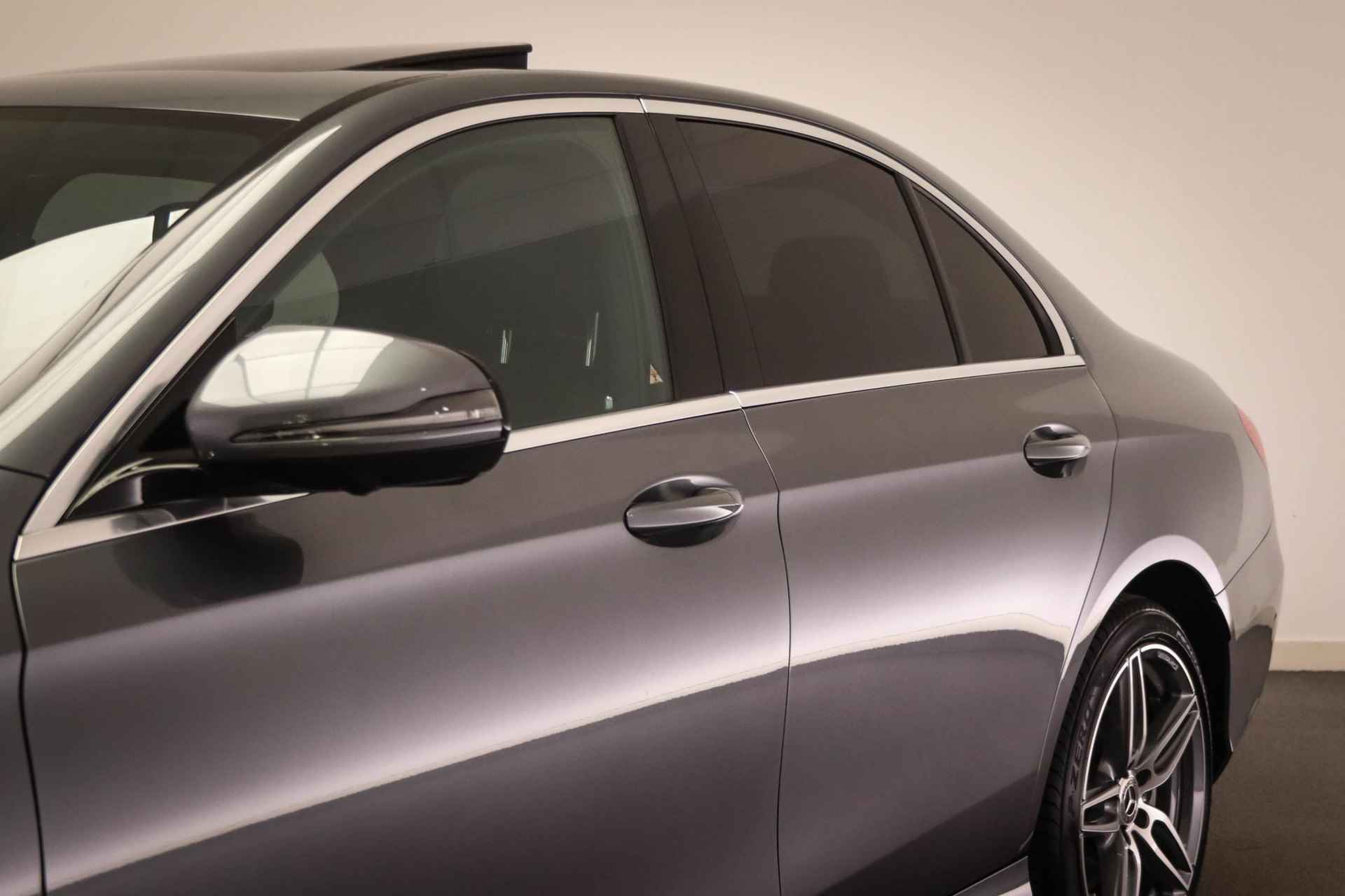 Mercedes-Benz E-klasse 300 e Premium Plus | NIGHT / AMG INT.- PACK |  WIDESCREEN | LED | OPEN DAK | APPLE | TREKHAAK | 19" - 21/61