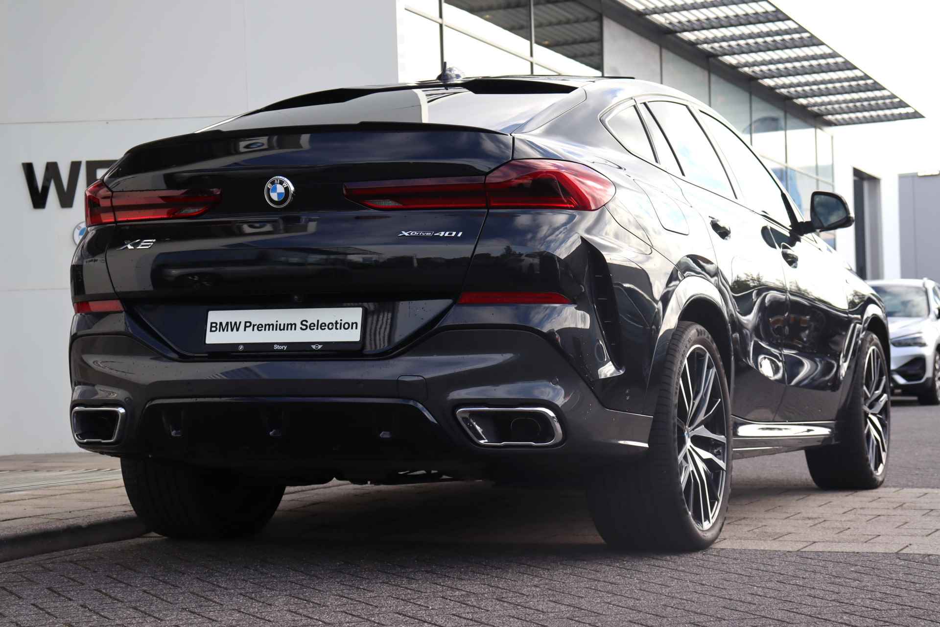 BMW X6 xDrive40i High Executive M Sport Automaat / Panoramadak Sky Lounge / Laserlicht / Soft Close / Parking Assistant Plus / Active Steering / Stoelventilatie - 12/44