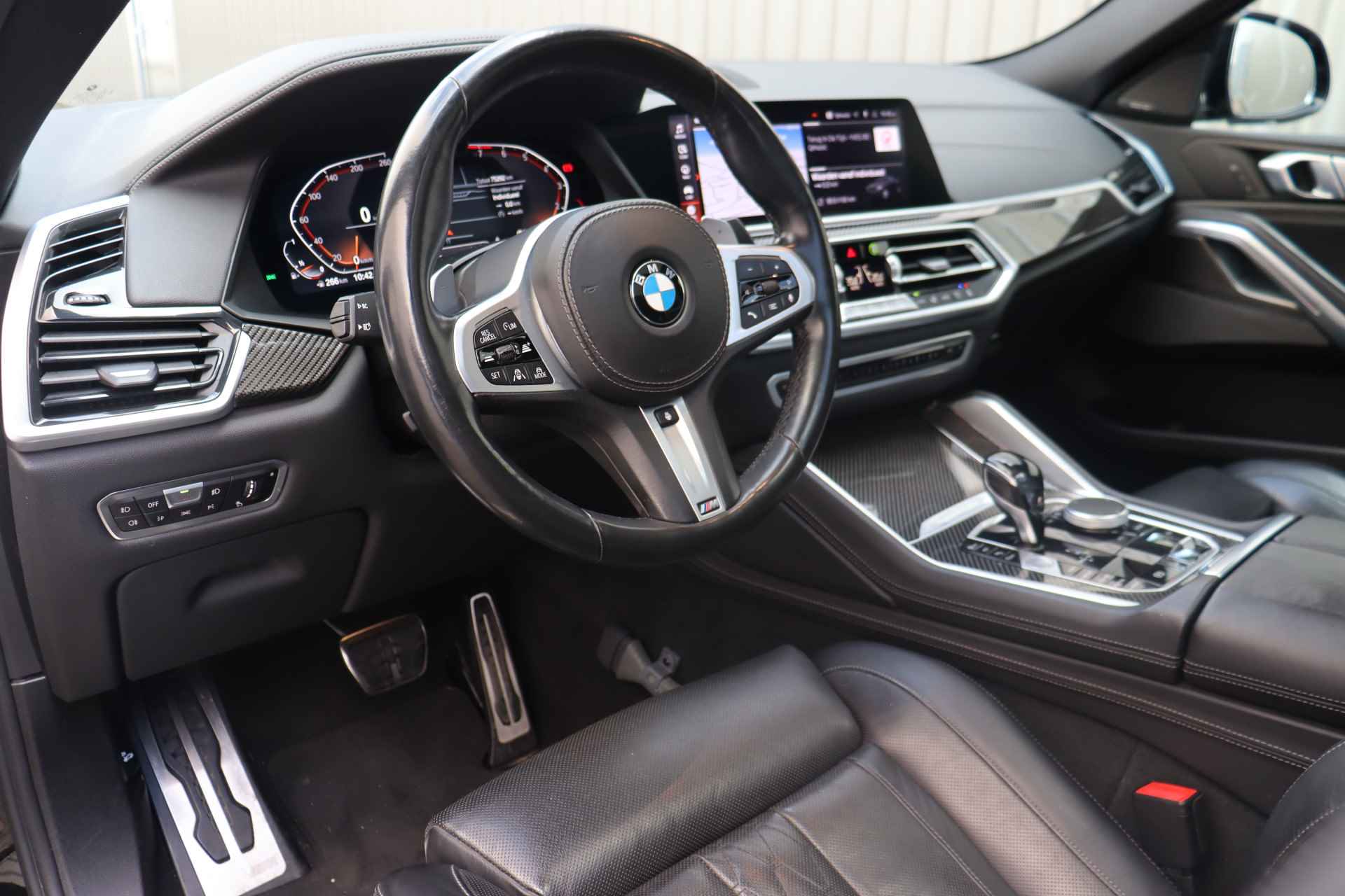 BMW X6 xDrive40i High Executive M Sport Automaat / Panoramadak Sky Lounge / Laserlicht / Soft Close / Parking Assistant Plus / Active Steering / Stoelventilatie - 21/44