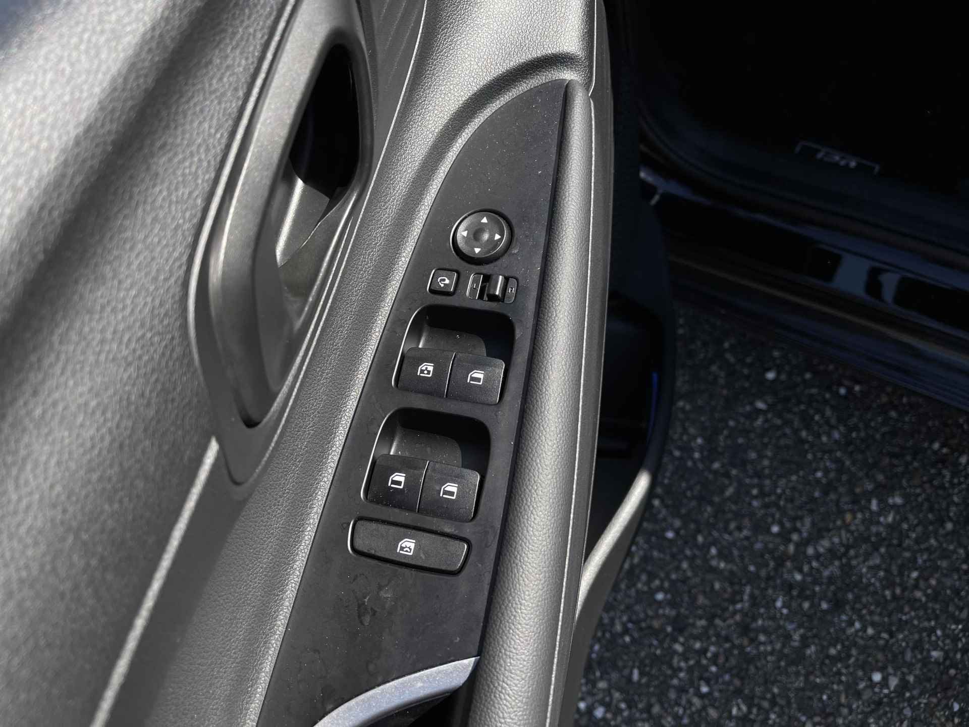 Hyundai i20 1.0 T-GDI Comfort Smart | Navigatie | Camera | Apple Carplay/Android Auto | Cruise Control | Park. Sensor | Dodehoek | Rijklaarprijs! - 23/25