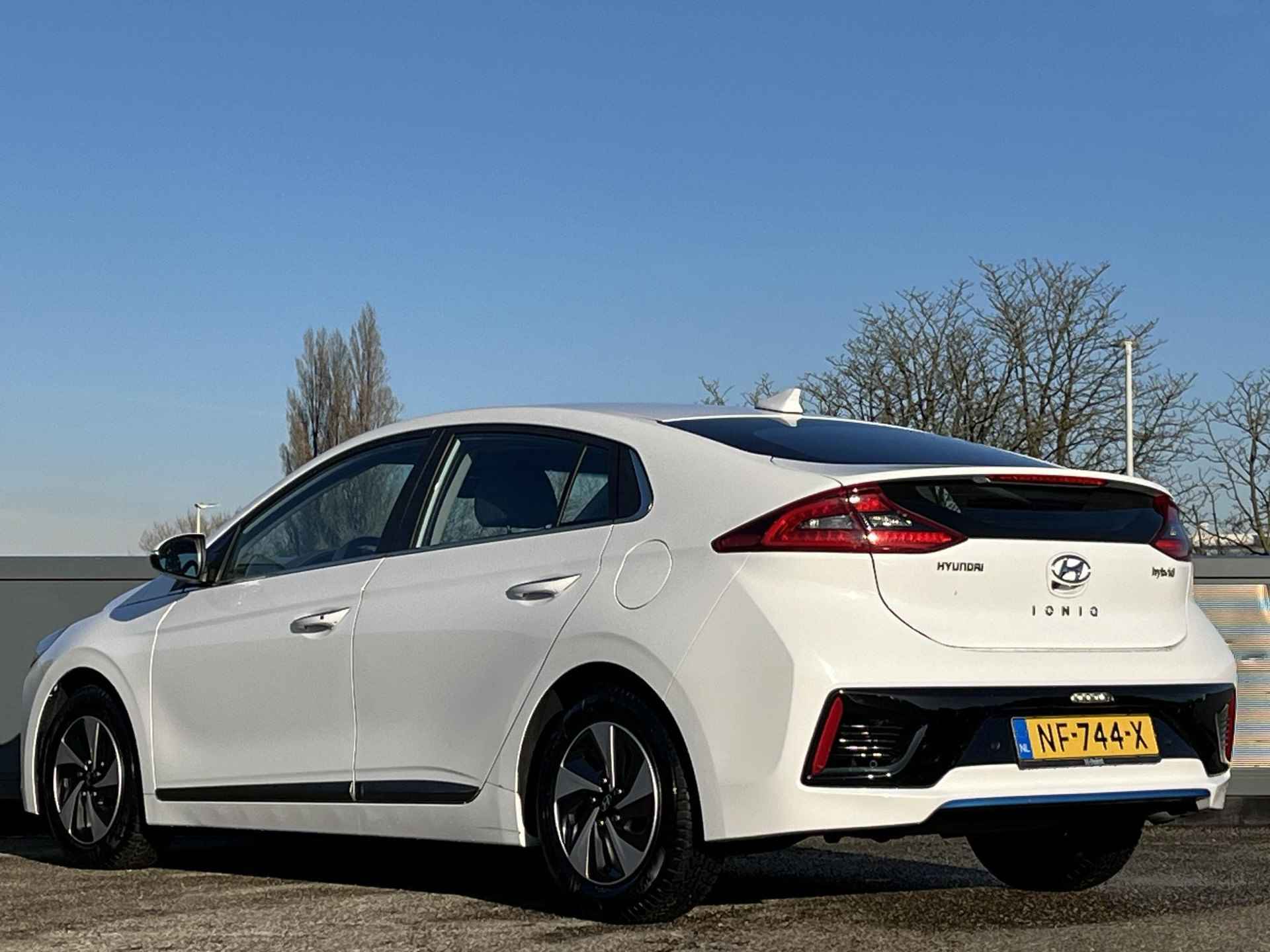 Hyundai IONIQ 1.6 GDi 140 PK Premium | Schuifkanteldak |Full HYbride | Geïntegreerde navigatiesysteem | Lederen bekleding | Adaptieve cruisecontrol | - 8/52