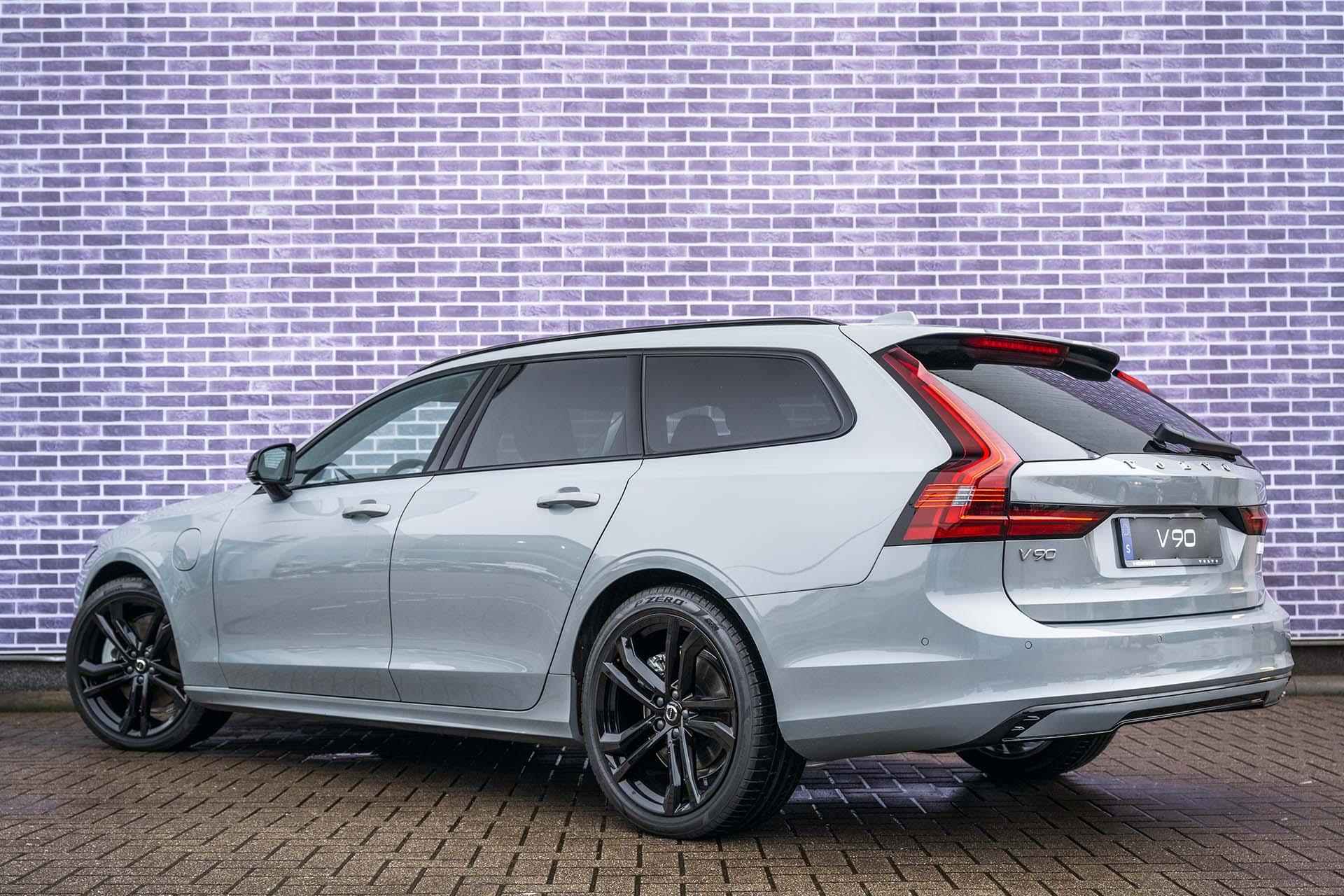 Volvo V90 T6 Recharge AWD Plus Dark Long Range - VOORRAADKORTING - | Luchtvering | 20" LM velgen | Extra getint glas | Harman Kardon audio | Visual Park Assist - 5/44