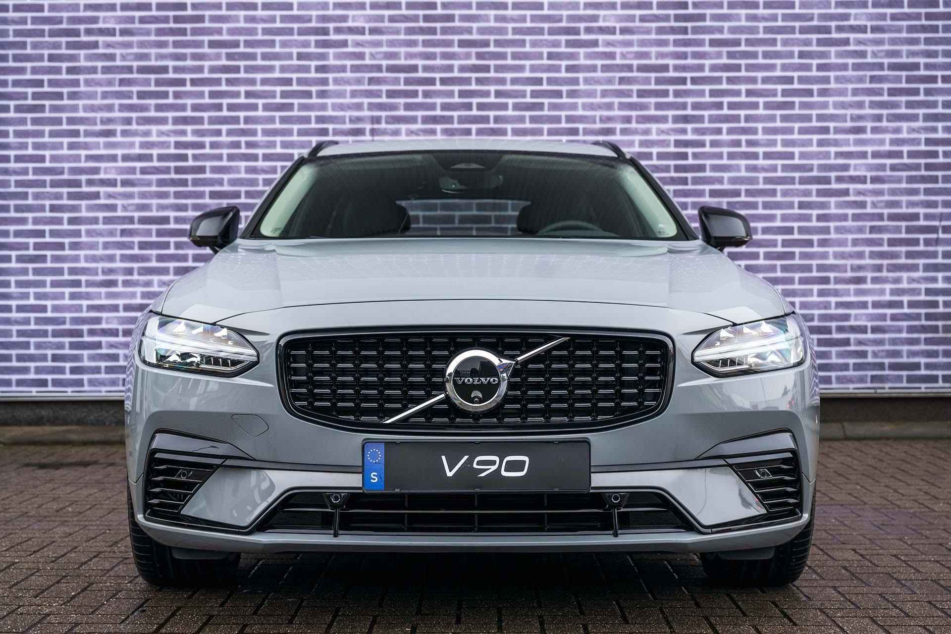 Volvo V90 T6 Recharge AWD Plus Dark Long Range - VOORRAADKORTING - | Luchtvering | 20" LM velgen | Extra getint glas | Harman Kardon audio | Visual Park Assist - 6/44