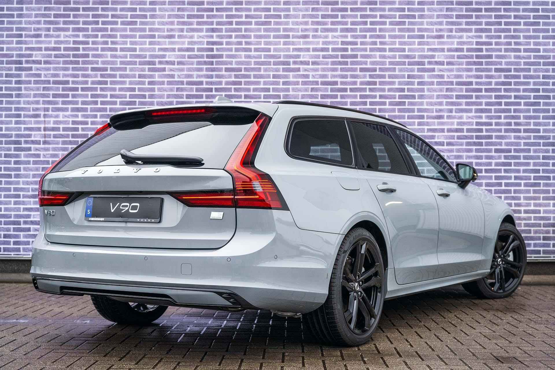 Volvo V90 T6 Recharge AWD Plus Dark Long Range - VOORRAADKORTING - | Luchtvering | 20" LM velgen | Extra getint glas | Harman Kardon audio | Visual Park Assist - 19/44