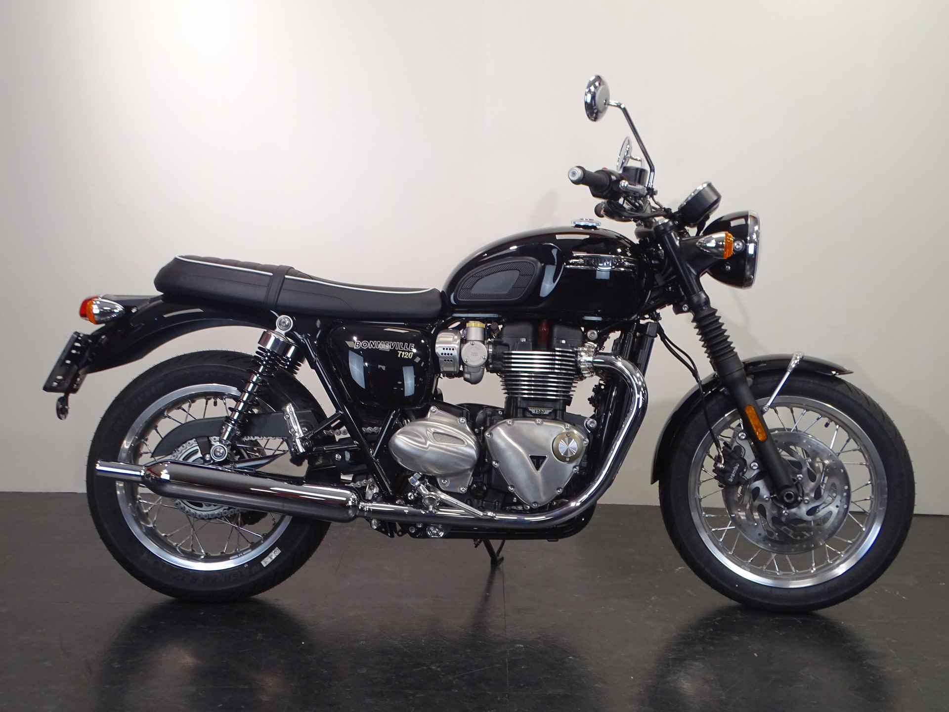 Triumph BONNEVILLE T 120 - 2/7