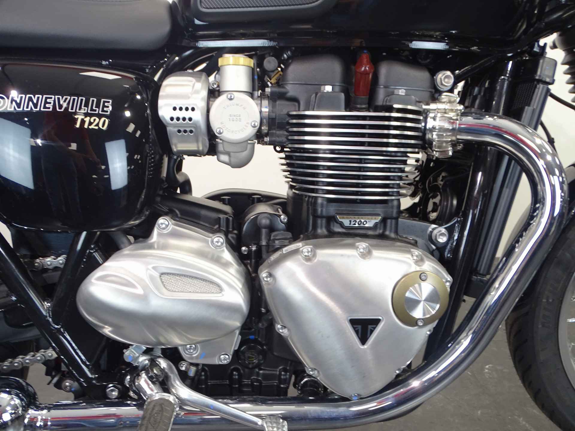 Triumph BONNEVILLE T 120 - 7/7