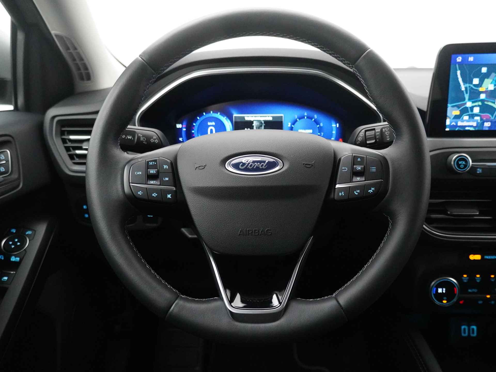 Ford FOCUS Wagon EcoBoost Hybrid 125 pk Titanium X Business | Trekhaak | Winter Pack | Camera | LED | El. a. klep | Digitaal display - 12/21