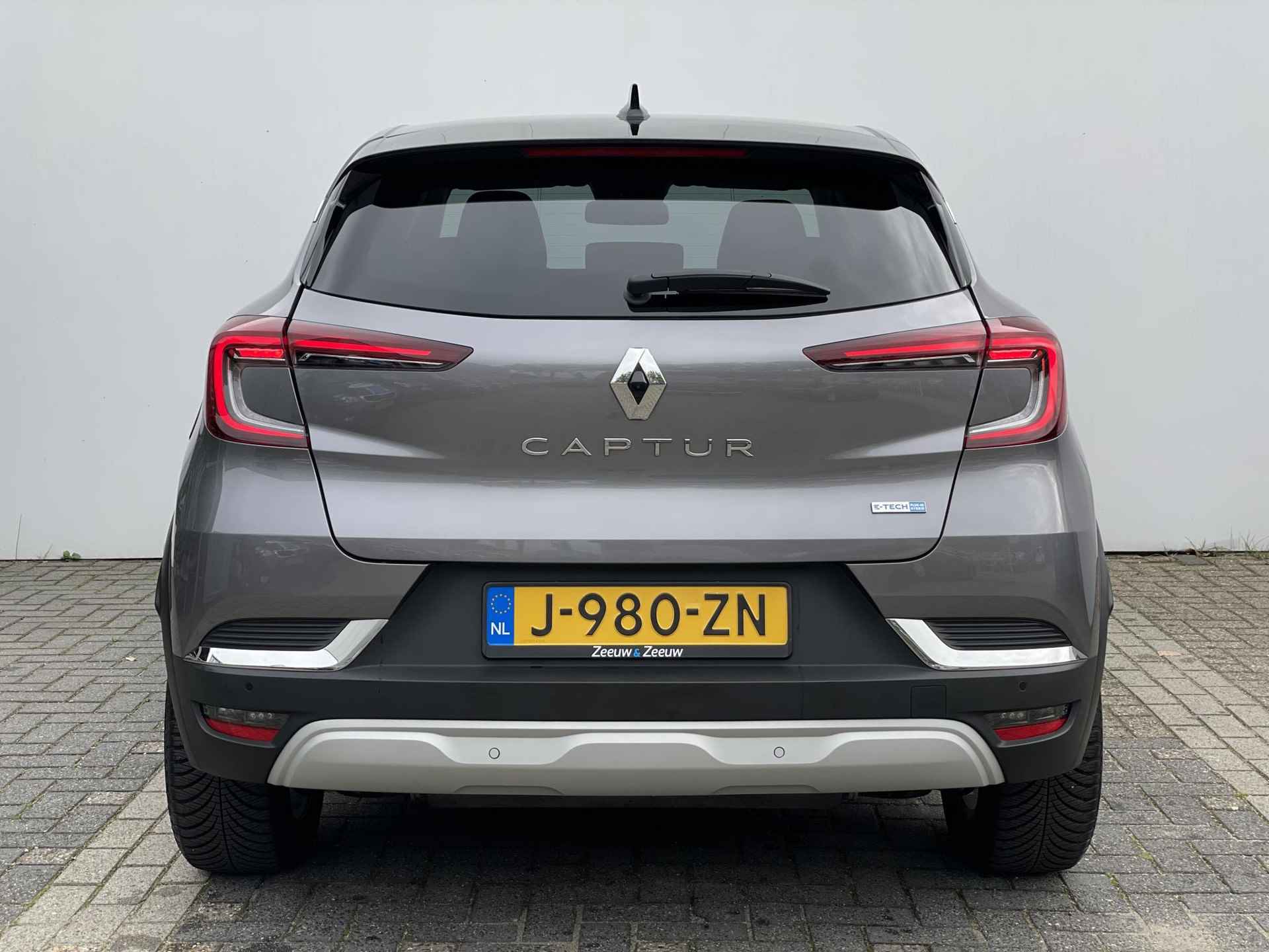 Renault Captur 1.6 E-Tech Plug-in Hybrid 160 Intens | Automaat | All-season banden |  Navi | Camera | Park. sensoren voor + achter | Cruise | Keyless entry/start - 6/36