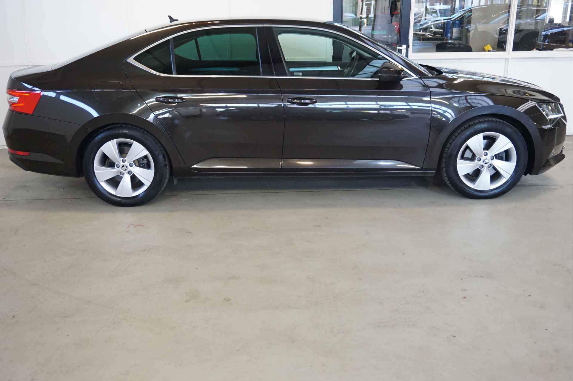 Škoda Superb 1.6 TDI Ambition Business Trekhaak - 20/44