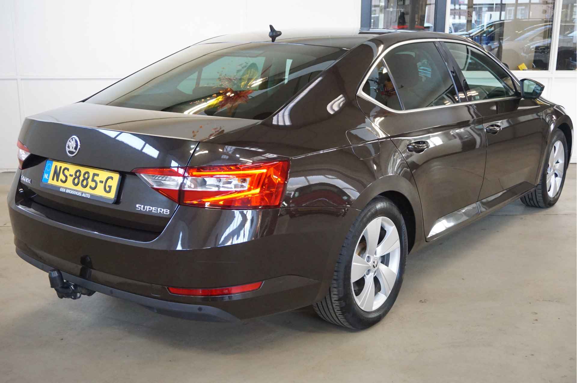 Škoda Superb 1.6 TDI Ambition Business Trekhaak - 39/44