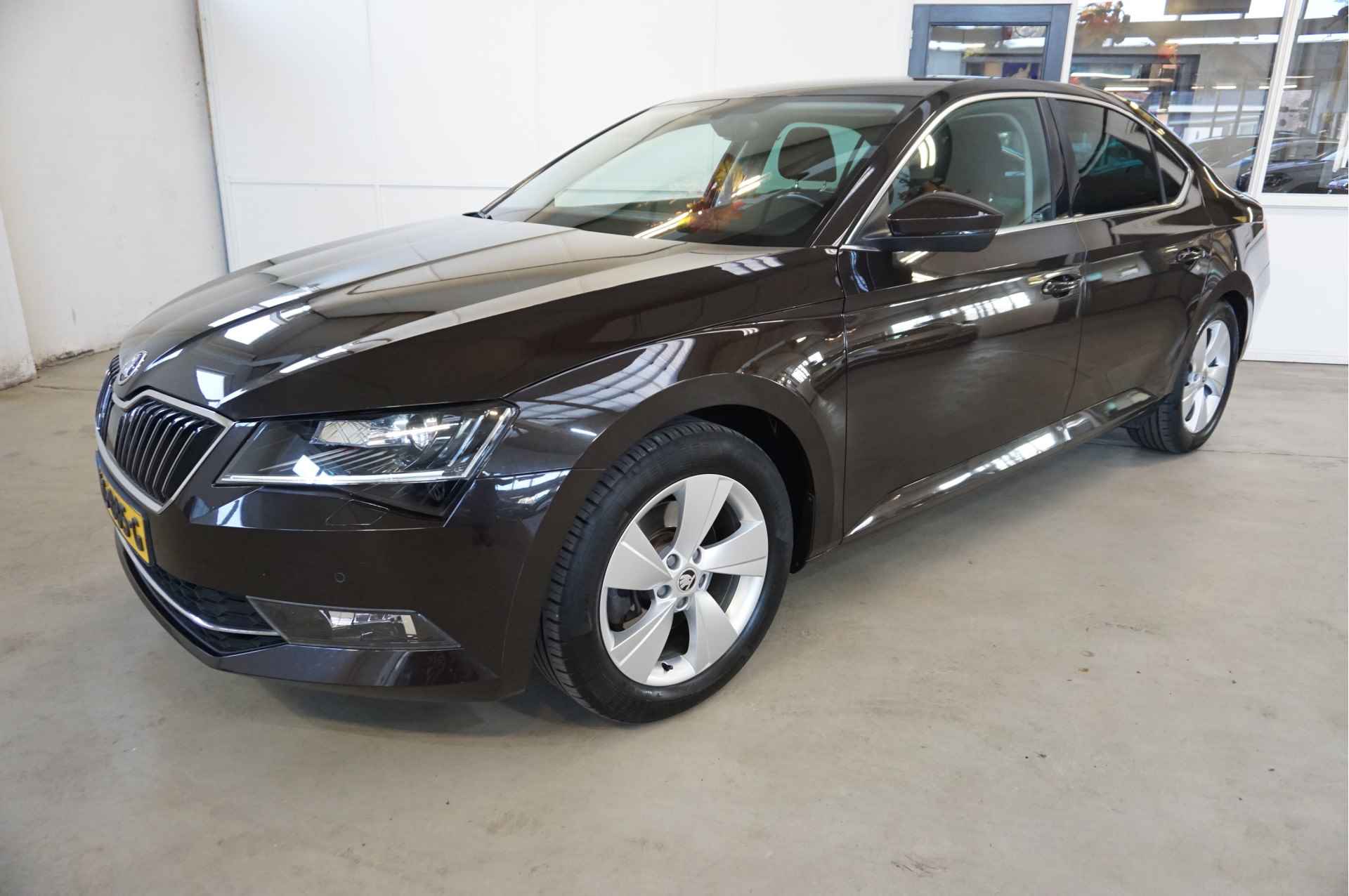 Škoda Superb 1.6 TDI Ambition Business Trekhaak - 44/44