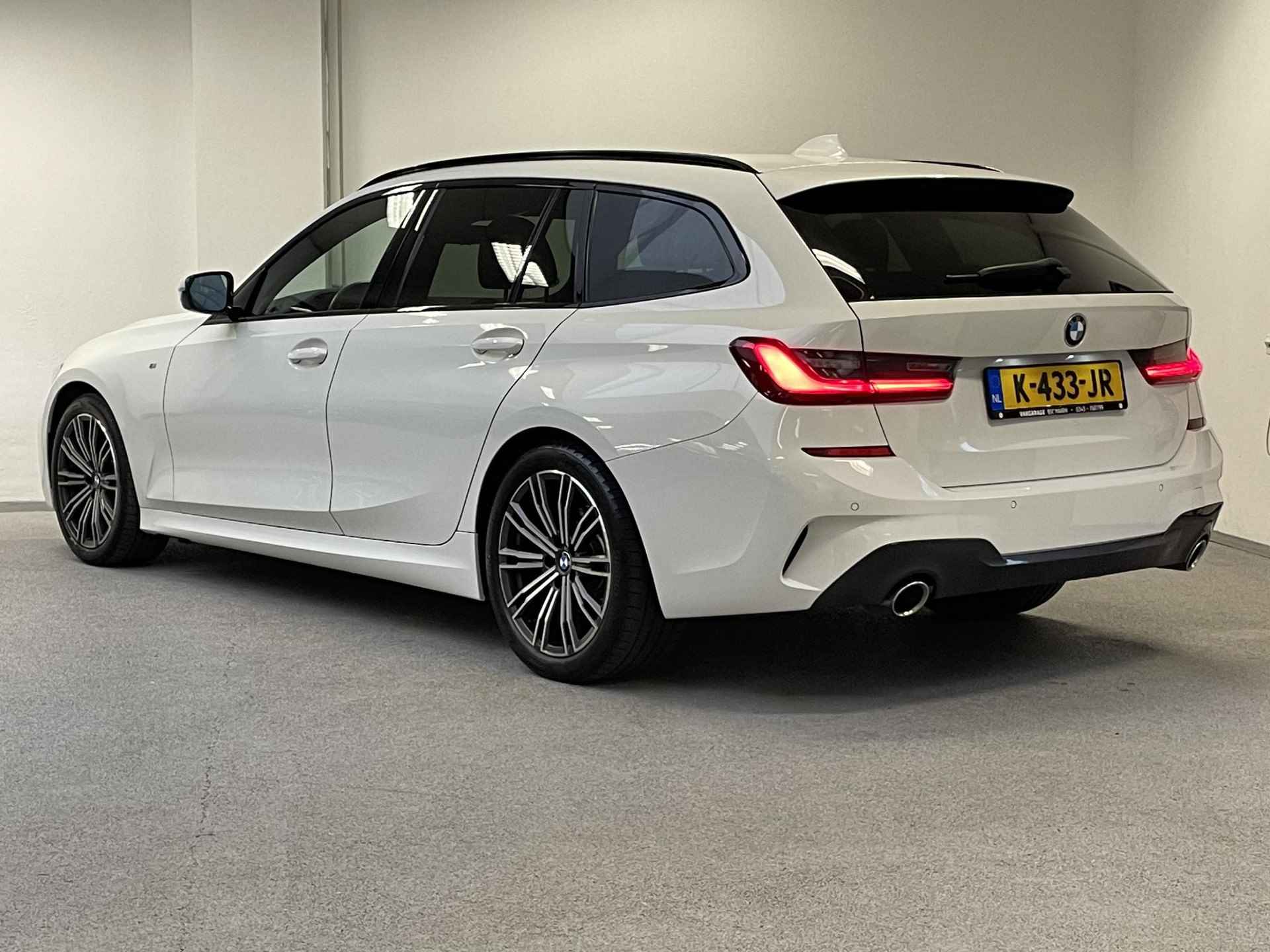 BMW 3-serie Touring 318i M-sport | 1e-EIG. | CARPLAY | LED | - 3/39