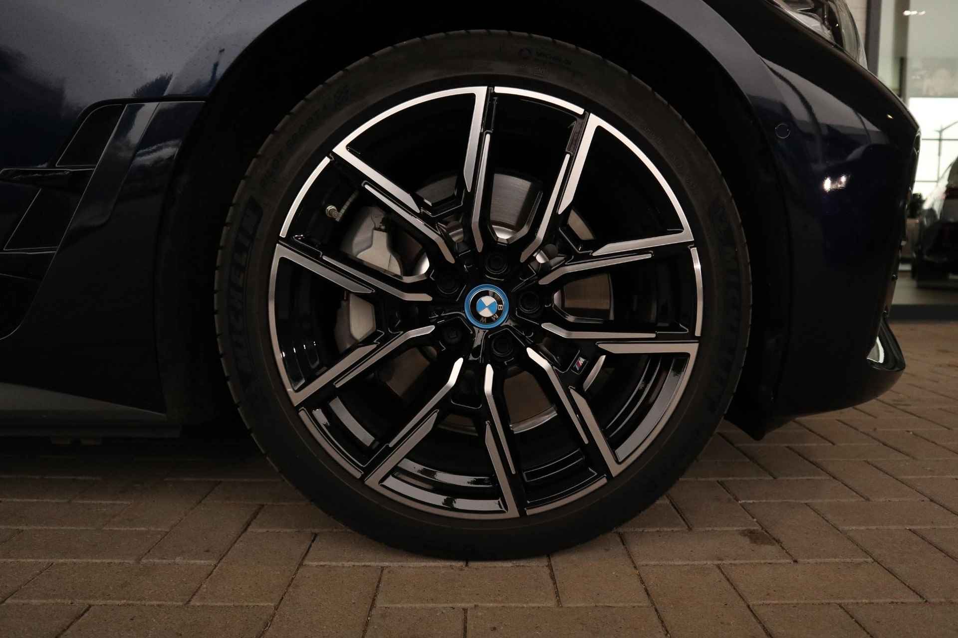 BMW i4 eDrive40 High Executive | BMW Individual Leather | M Sportpakket - 9/44