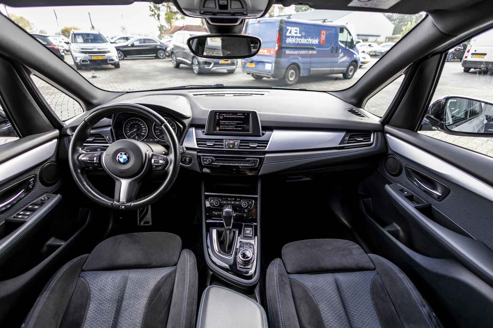 BMW 2 Serie Active Tourer 218i Executive M-Sport | Automaat | M-Sport | Pano | NL Auto | Keyless | LED | Park. sens. V+A | - 6/43