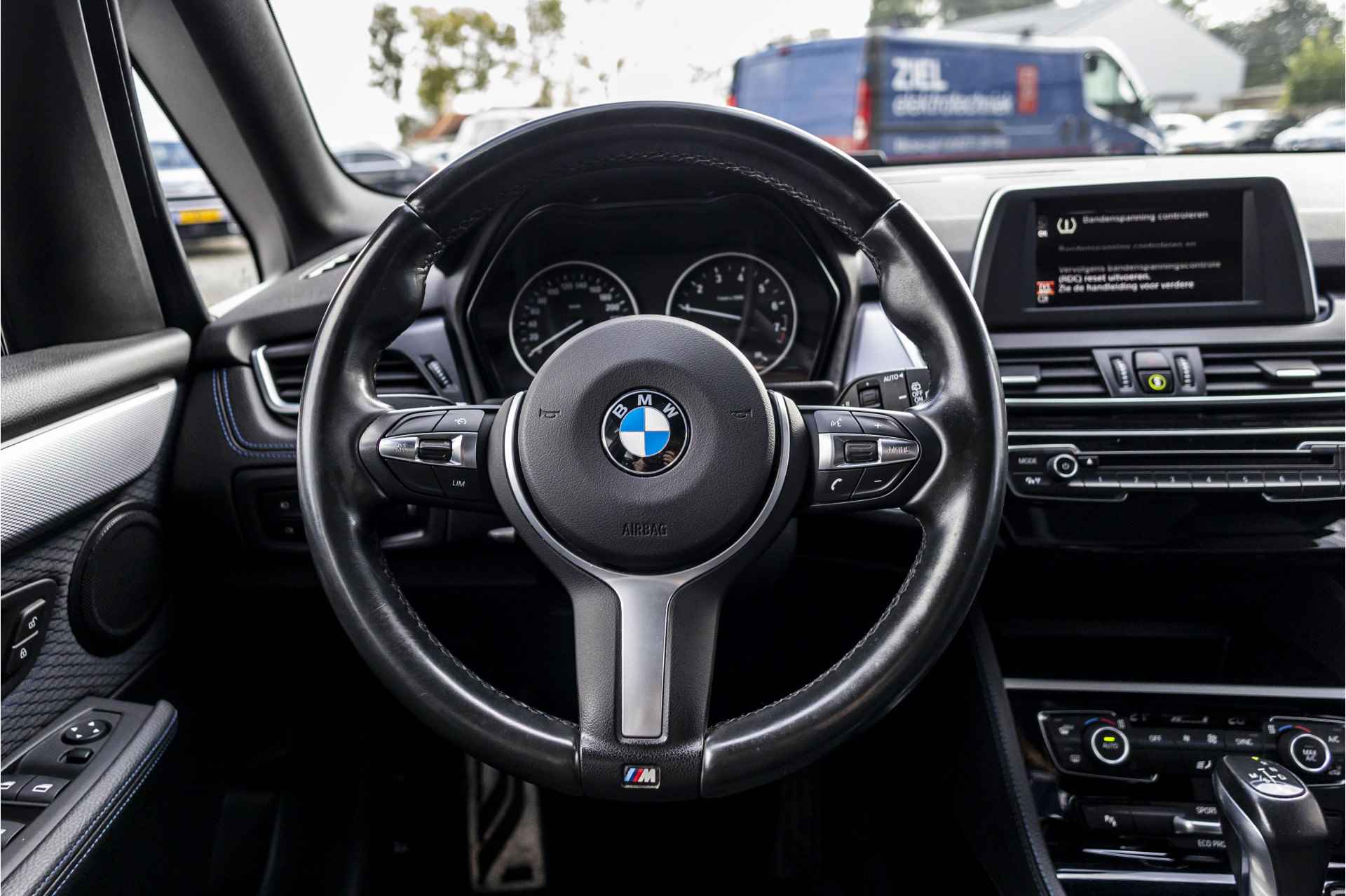 BMW 2 Serie Active Tourer 218i Executive M-Sport | Automaat | M-Sport | Pano | NL Auto | Keyless | LED | Park. sens. V+A | - 7/43