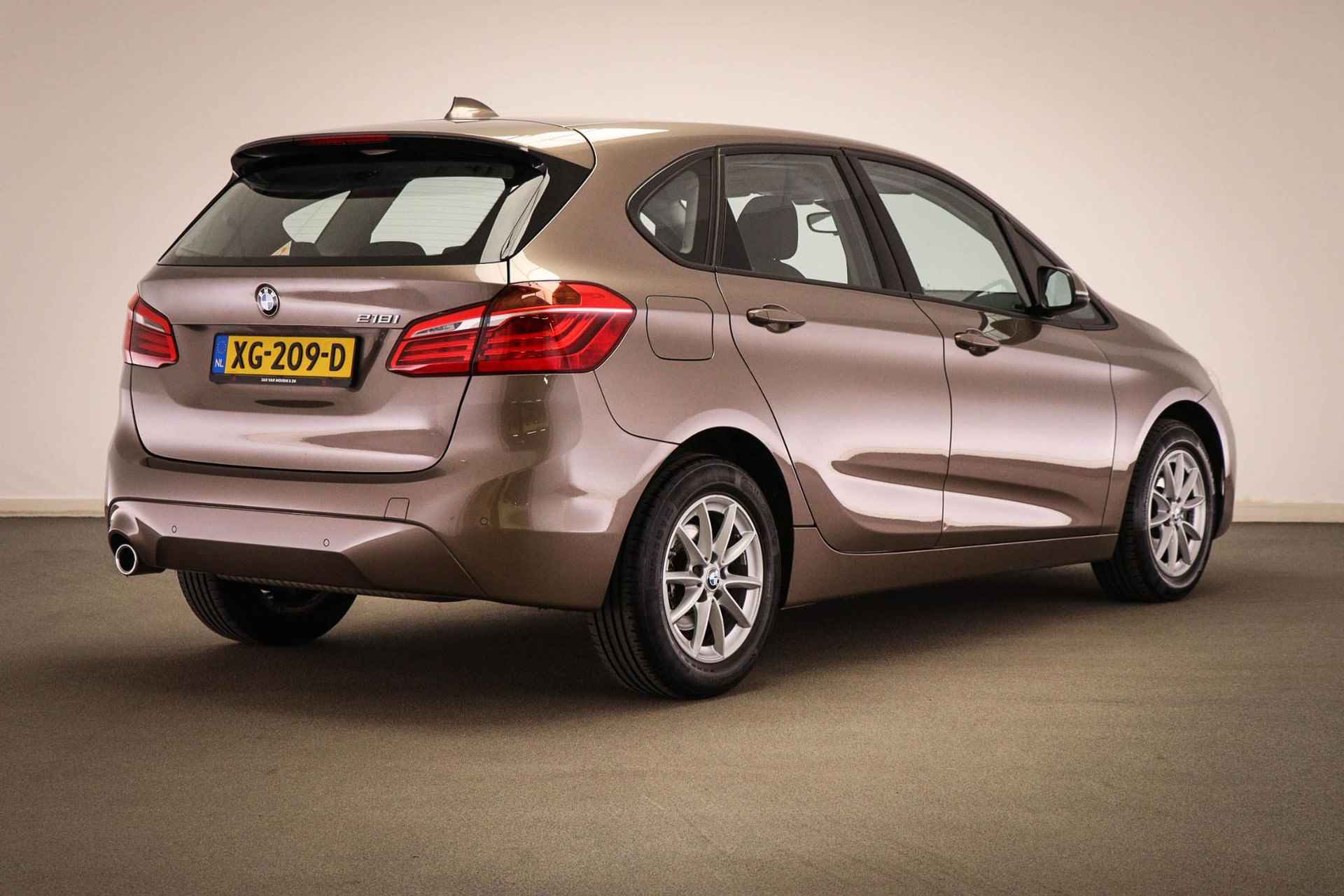 BMW 2-serie Active Tourer 218i Executive | LED | CLIMA | CRUISE CONTROL | NAVIGATIE - 2/51