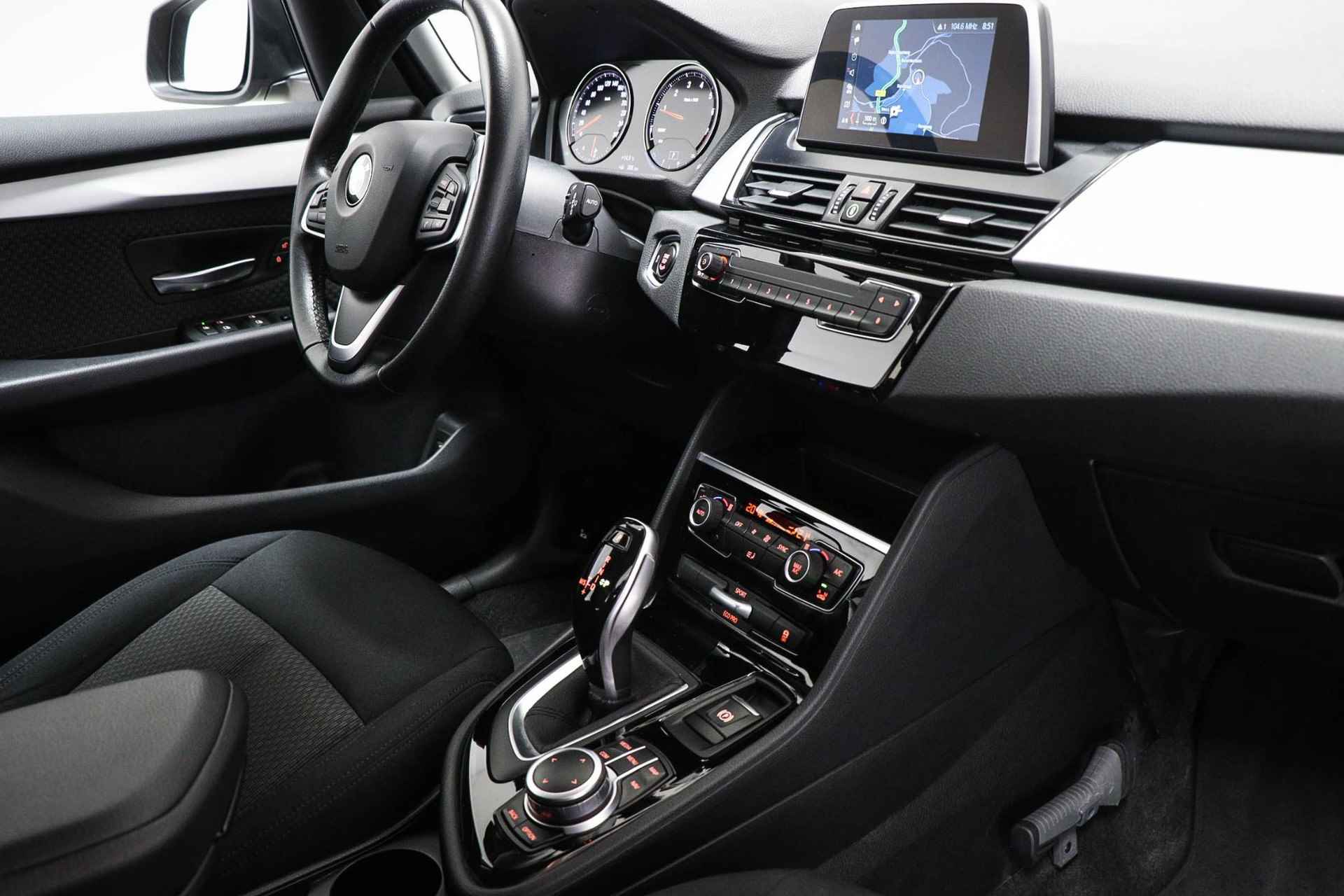 BMW 2-serie Active Tourer 218i Executive | LED | CLIMA | CRUISE CONTROL | NAVIGATIE - 3/51