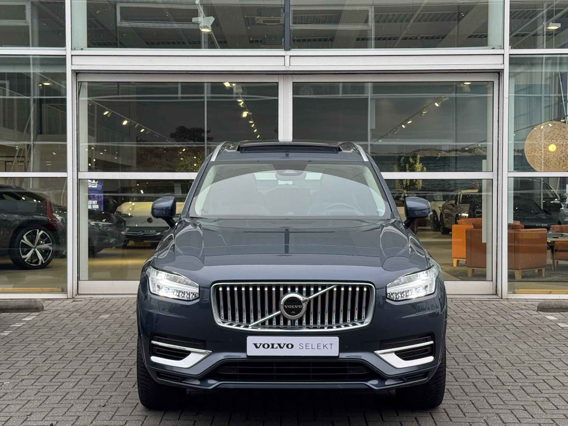 Volvo XC90 T8 455PK Recharge Ultimate Bright| Full Options !! - 2/44