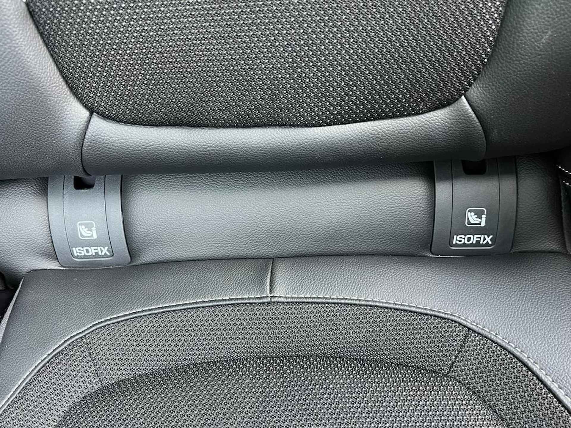 Jaguar F-PACE 2.0t AWD R Sport 250PK automaat Panoramadak | Electrische stoel en achterbank leuning | Medirian audio | NAVI | Apple car play - 26/54