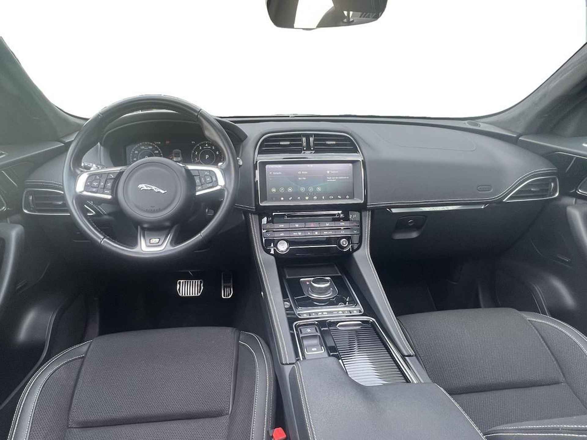 Jaguar F-PACE 2.0t AWD R Sport 250PK automaat Panoramadak | Electrische stoel en achterbank leuning | Medirian audio | NAVI | Apple car play - 33/54