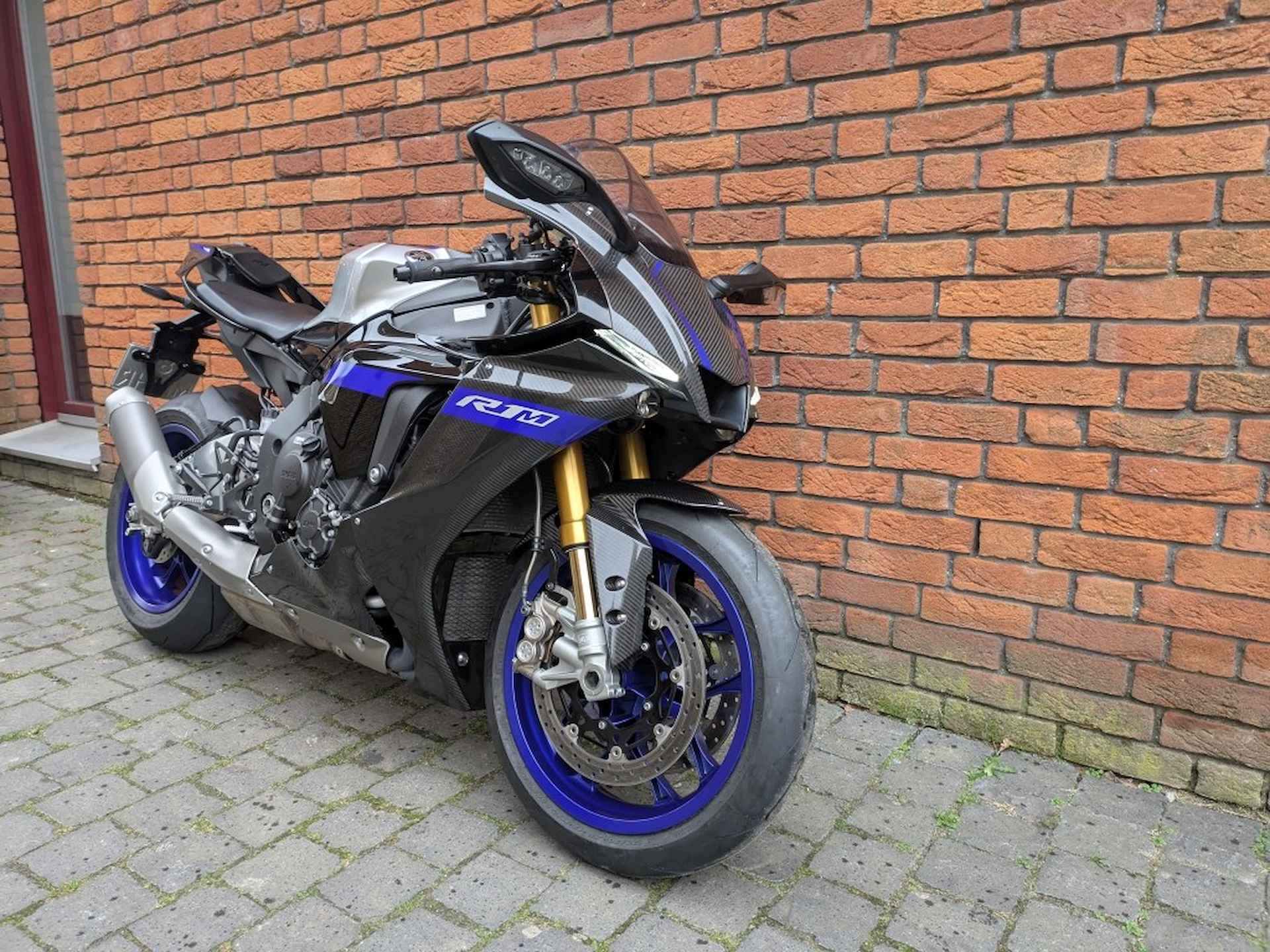 Yamaha YZF-R1 M - 3/14