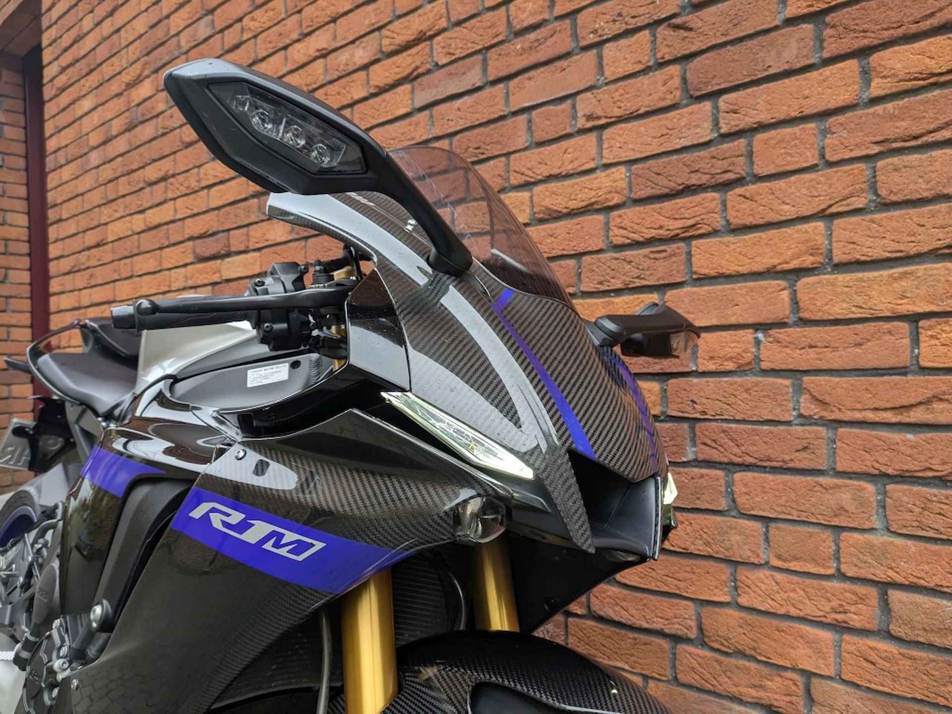 Yamaha YZF-R1 M - 6/14