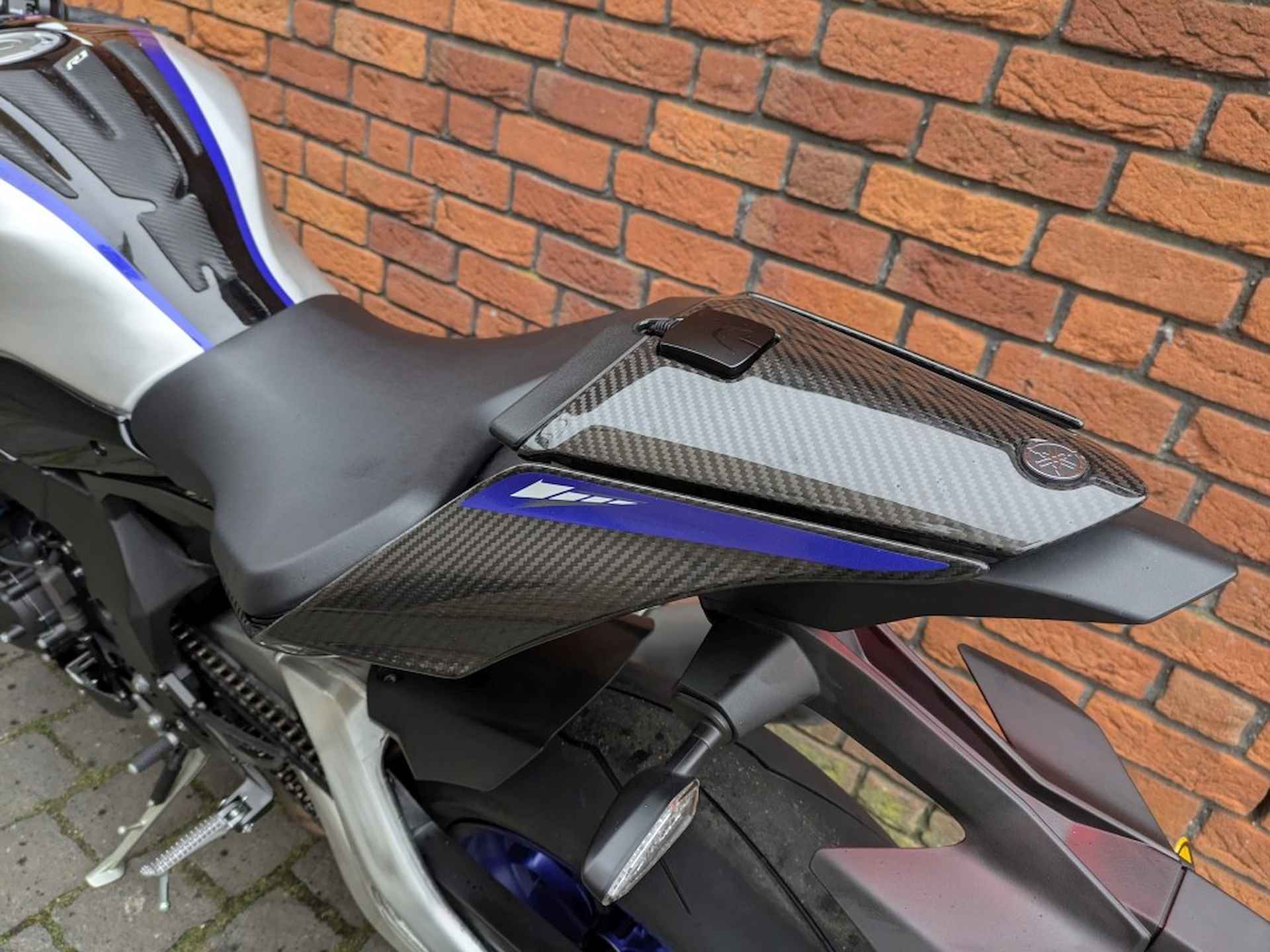 Yamaha YZF-R1 M - 7/14