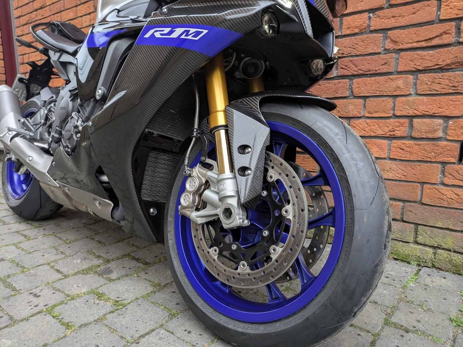 Yamaha YZF-R1 M - 10/14