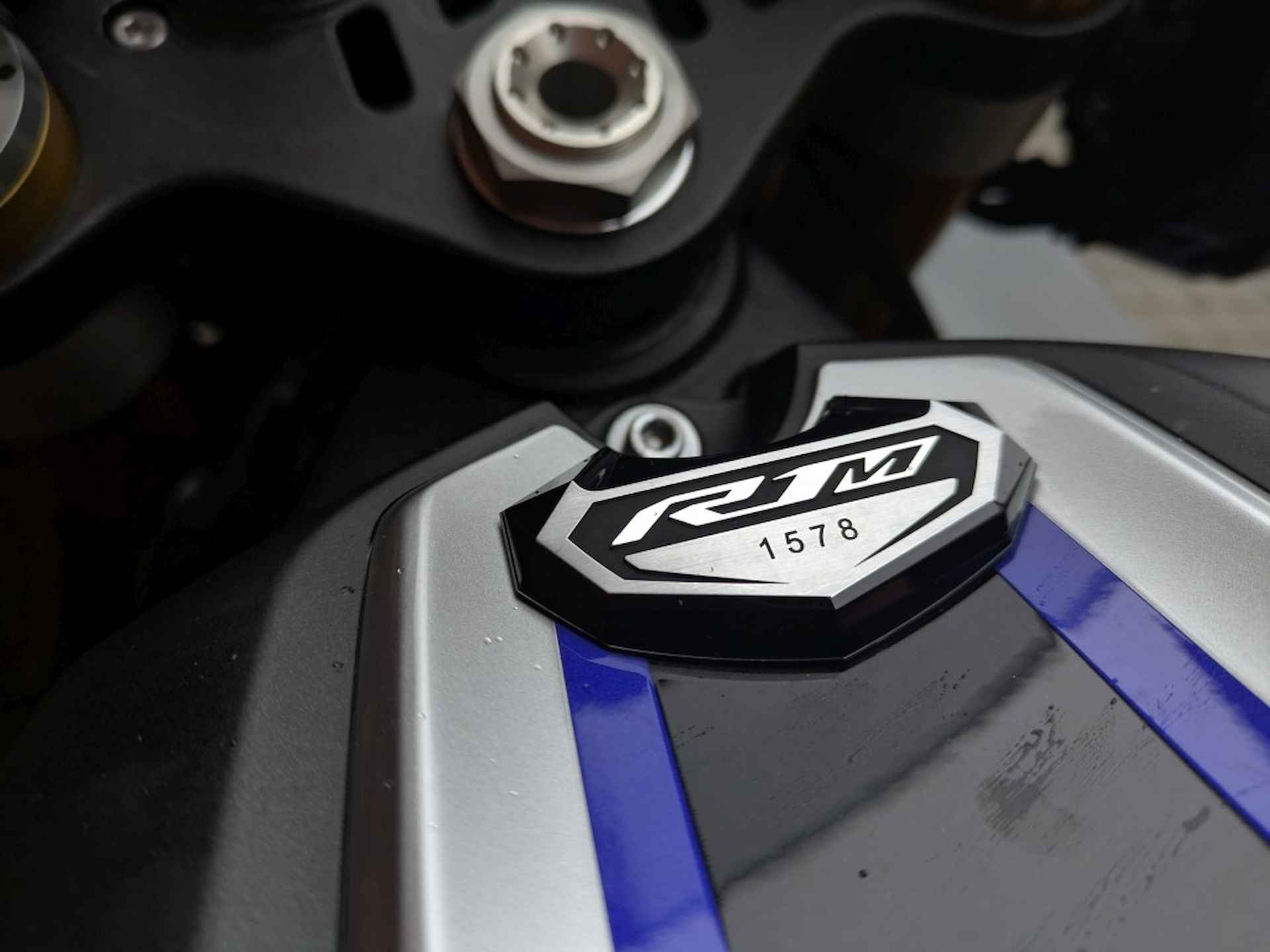 Yamaha YZF-R1 M - 13/14