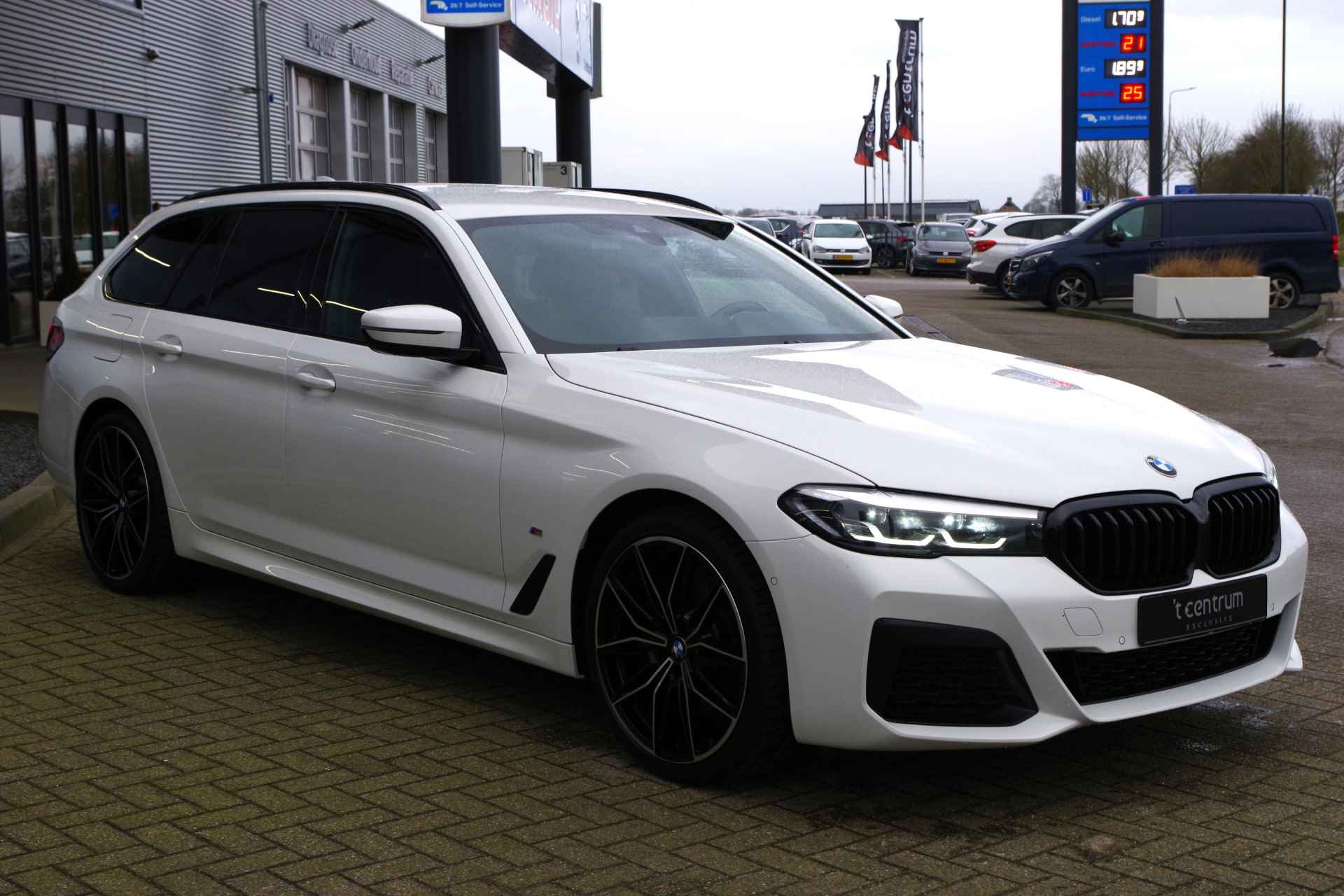 BMW 5 Serie Touring 530e 293 PK M-Sport Business Ed. Plus PHEV, Leder, Stoel- & Stuurverwarming, Camera - 5/37