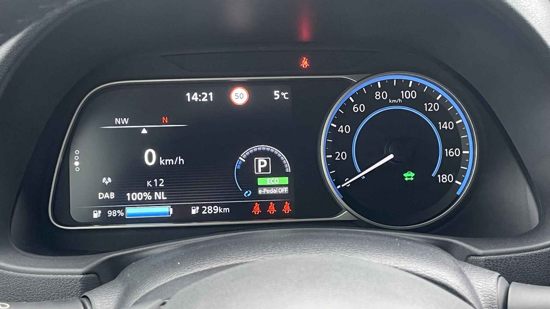 Nissan LEAF 39 kWh N-Connecta DEMO | Navigatie | Apple Carplay | 360° Camera | PDC | ProPilot | LMV 17" | Winter-pakket - 5/30