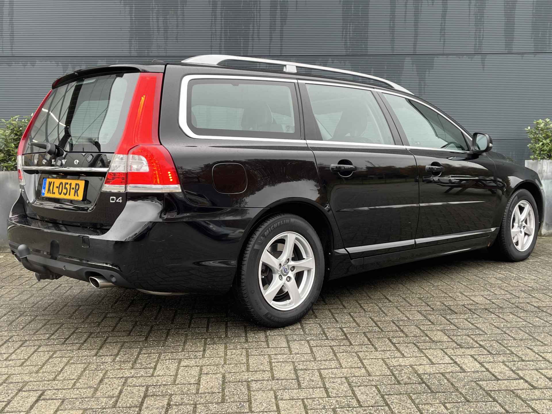 Volvo V70 2.0 D4 Polar+ | Stoelventilatie | Keyless entry | CC adaptief | Schuif-/kanteldak - 3/26