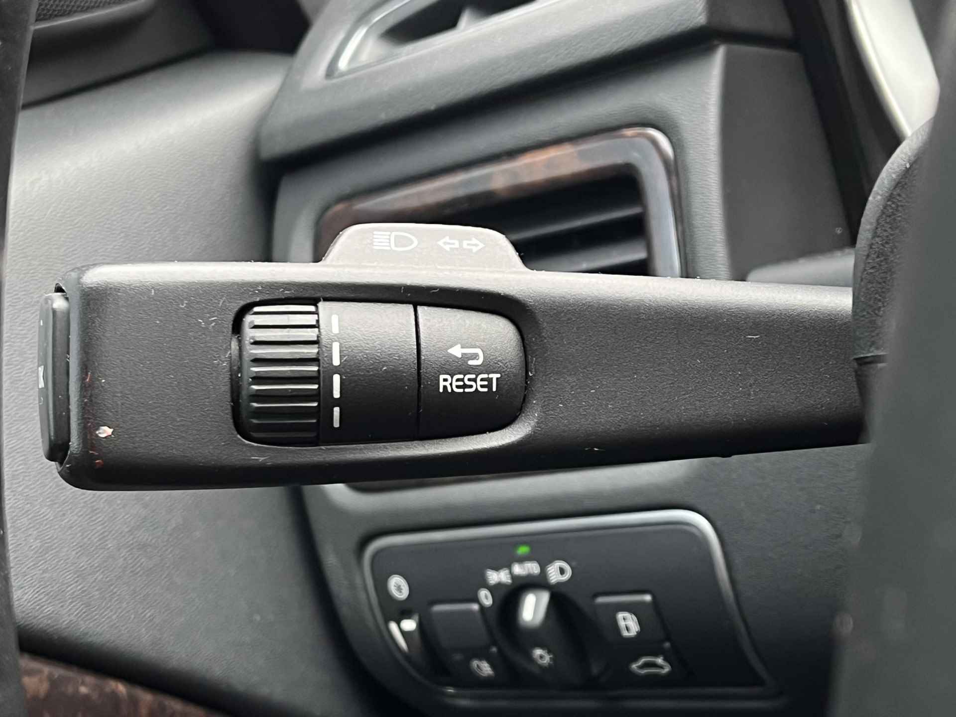 Volvo V70 2.0 D4 Polar+ | Stoelventilatie | Keyless entry | CC adaptief | Schuif-/kanteldak - 24/26