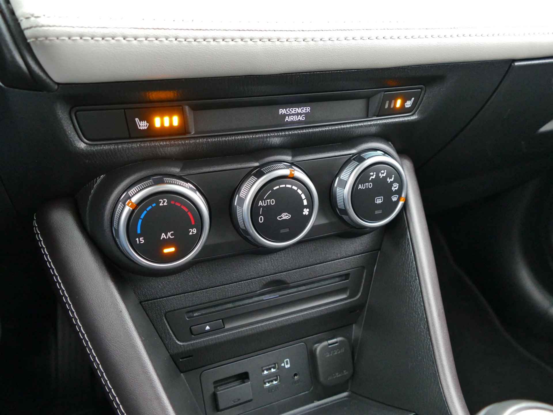 Mazda CX-3 2.0 SkyActiv-G 121 | leder | stoelverwarming | LED koplampen | achteruitrijcamera - 26/52