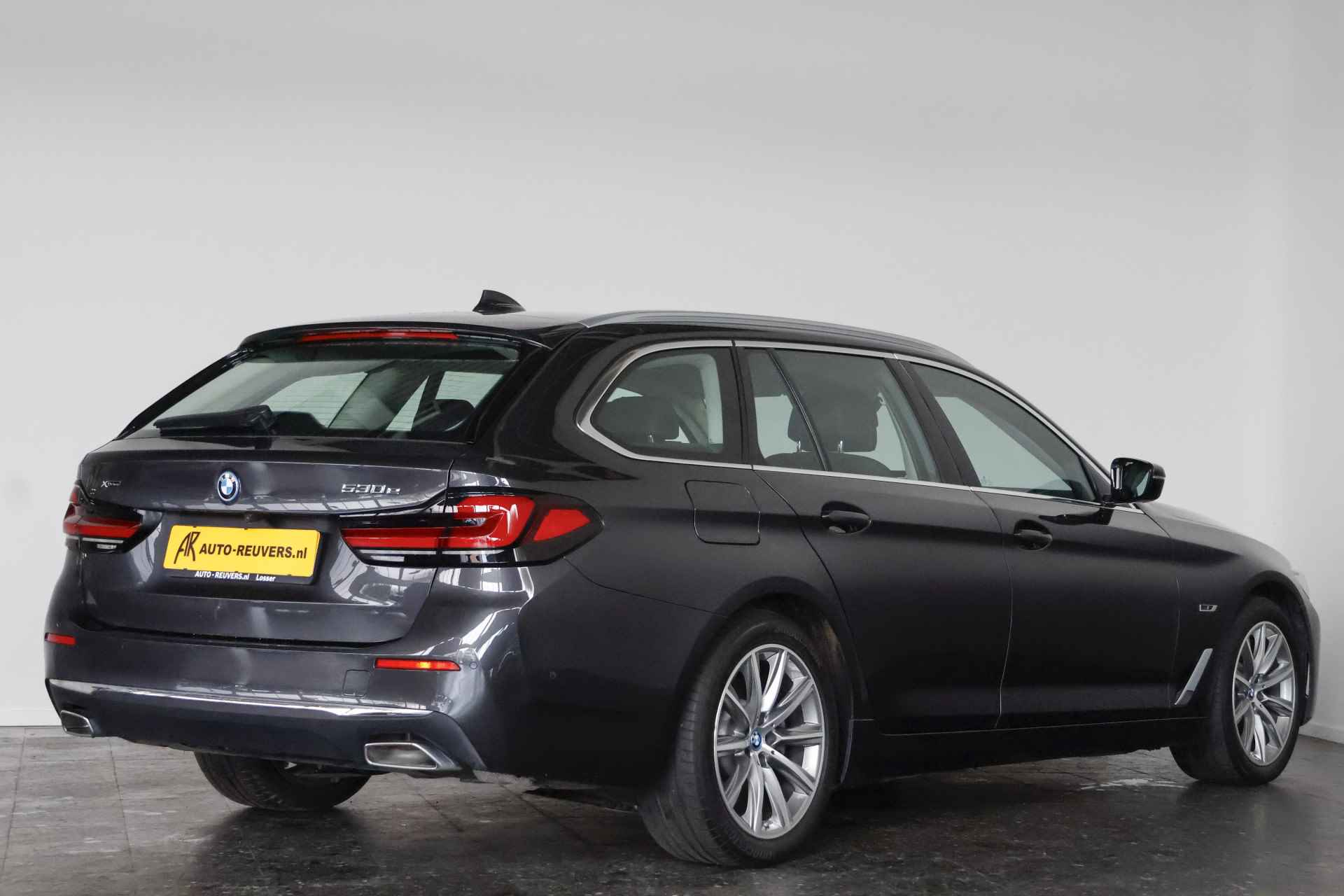 BMW 5 Serie Touring 530e xDrive Executive / Leder / Softclose / Pilot assist / HUD / CarPlay - 2/42