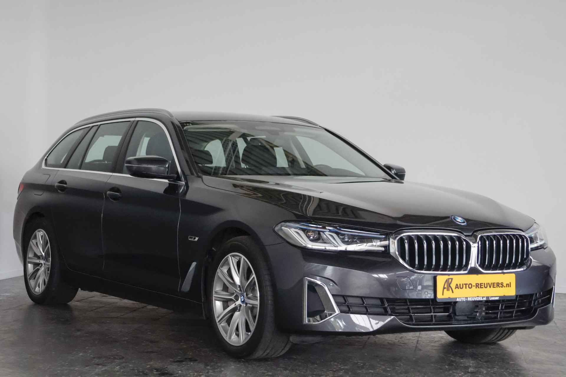 BMW 5 Serie Touring 530e xDrive Executive / Leder / Softclose / Pilot assist / HUD / CarPlay - 4/42