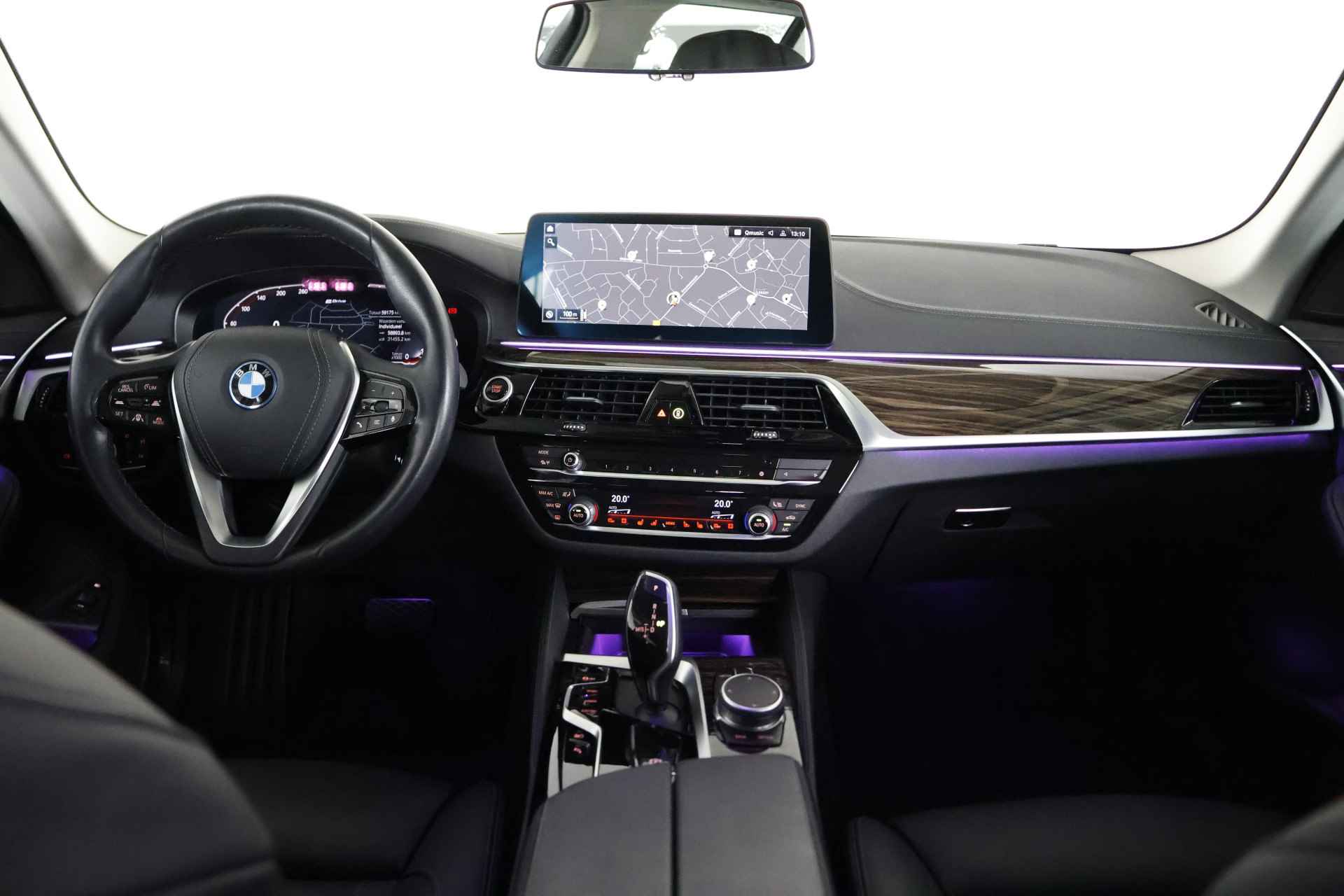 BMW 5 Serie Touring 530e xDrive Executive / Leder / Softclose / Pilot assist / HUD / CarPlay - 40/42