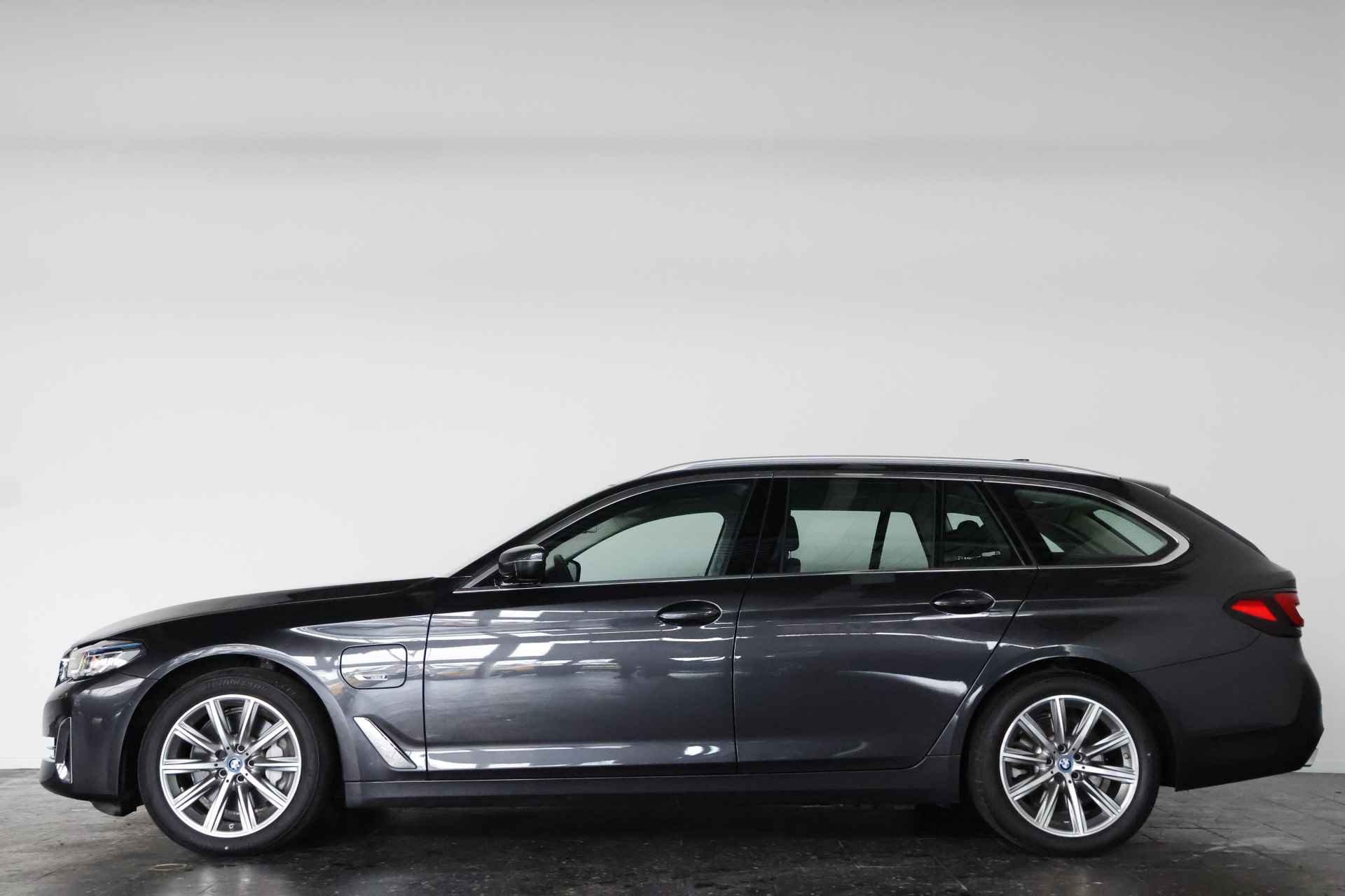 BMW 5 Serie Touring 530e xDrive Executive / Leder / Softclose / Pilot assist / HUD / CarPlay - 42/42