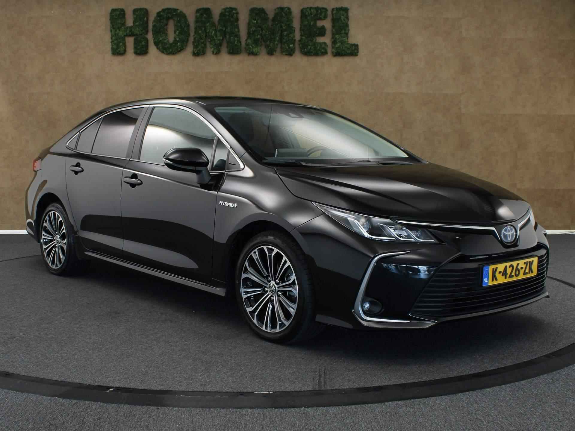 Toyota Corolla 1.8 Hybrid Dynamic  - ORIGINEEL NEDERLANDSE AUTO - AFNEEMBARE TREKHAAK - TREKGEWICHT 750 KG - LEDEREN BEKLEDING - VOORSTOELEN VERWARMD - 17 INCH LICHT METALEN VELGEN - NAVIGATIE - TELEFOONLADER - 12/39