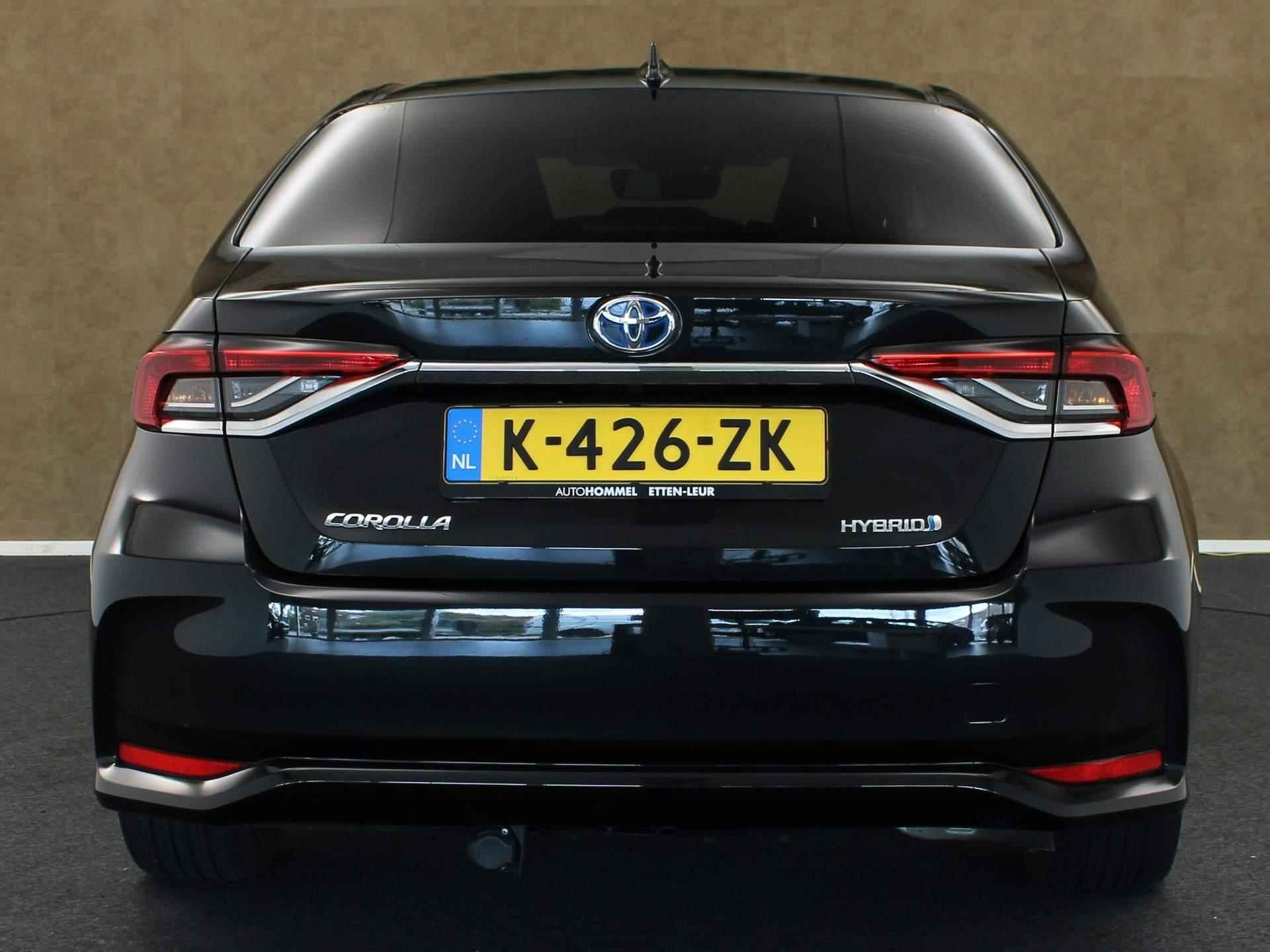 Toyota Corolla 1.8 Hybrid Dynamic  - ORIGINEEL NEDERLANDSE AUTO - AFNEEMBARE TREKHAAK - TREKGEWICHT 750 KG - LEDEREN BEKLEDING - VOORSTOELEN VERWARMD - 17 INCH LICHT METALEN VELGEN - NAVIGATIE - TELEFOONLADER - 9/39