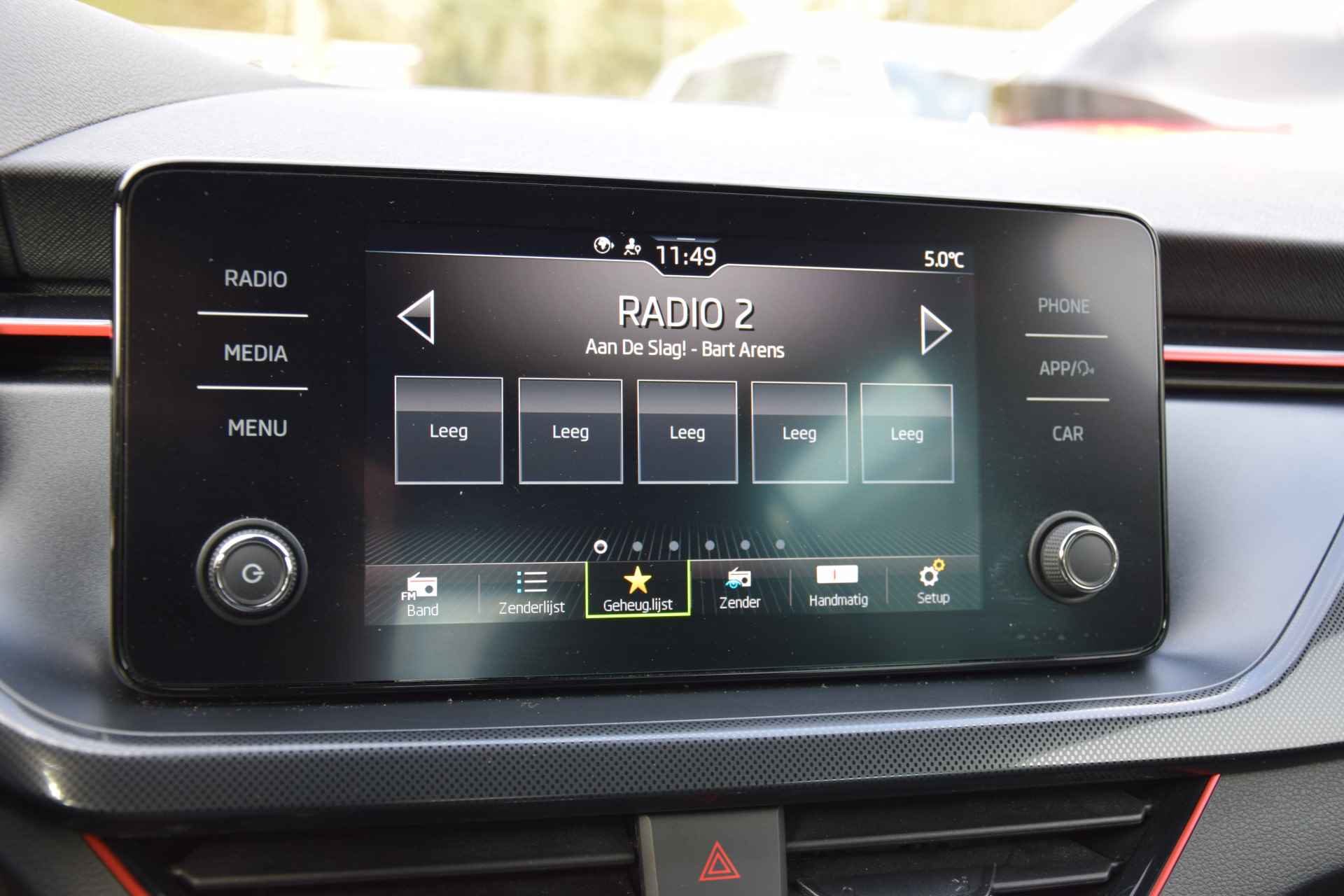 Škoda Scala 1.0 TSI 116PK Sport Business DSG Automaat | NL-Auto | BOVAG Garantie | Trekhaak (wegklapbaar) | LED Verlichting | 17" Velgen | Sportstoelen | Cruise&Climate Control | Zwarte Hemel | - 22/39