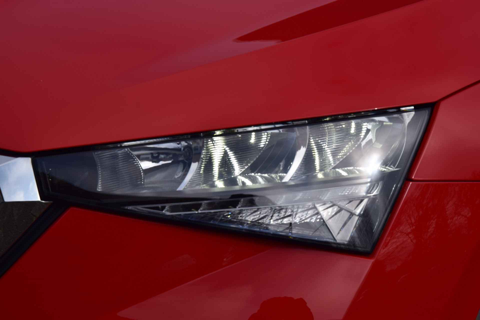 Škoda Scala 1.0 TSI 116PK Sport Business DSG Automaat | NL-Auto | BOVAG Garantie | Trekhaak (wegklapbaar) | LED Verlichting | 17" Velgen | Sportstoelen | Cruise&Climate Control | Zwarte Hemel | - 28/39