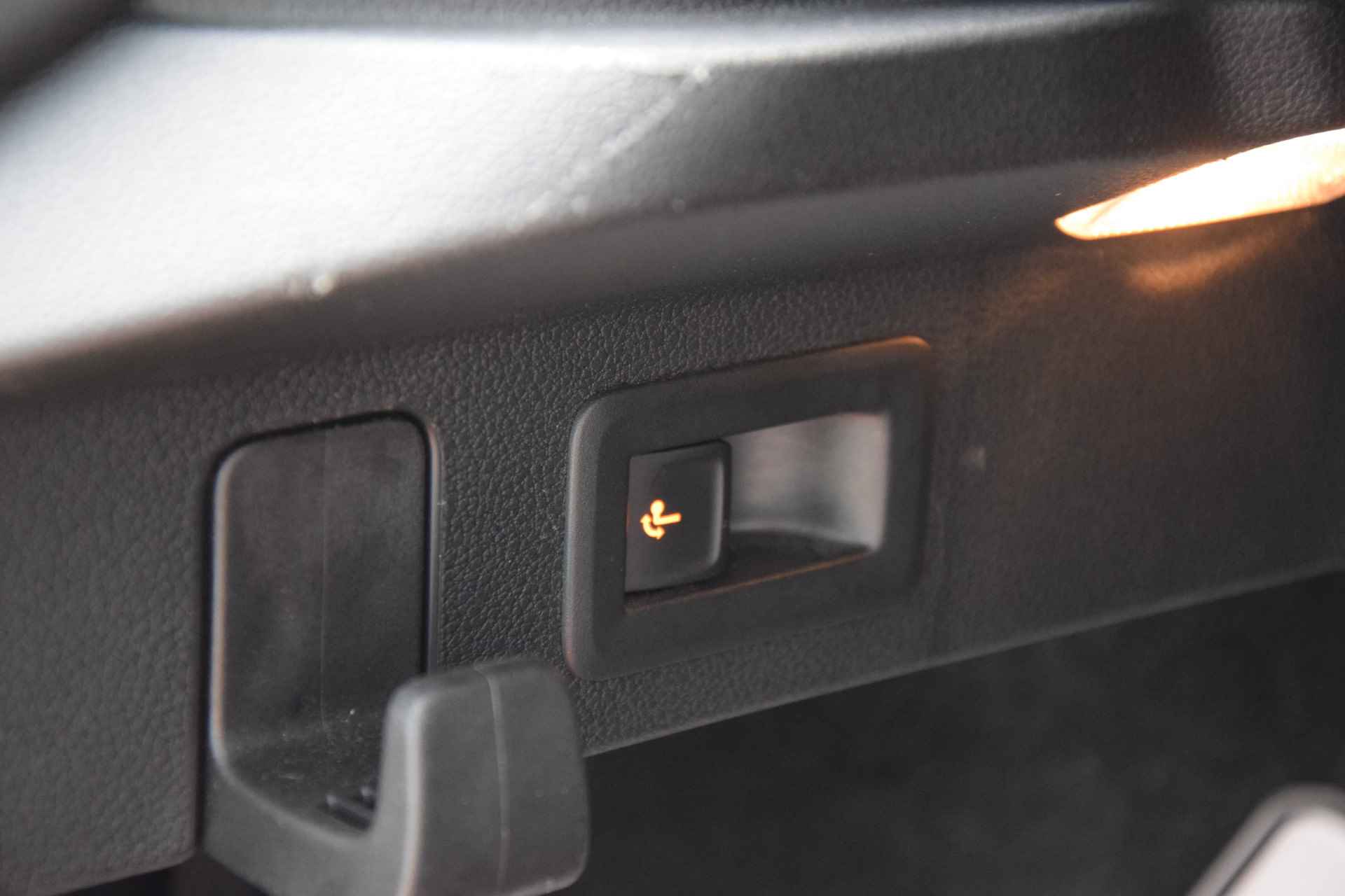Škoda Scala 1.0 TSI 116PK Sport Business DSG Automaat | NL-Auto | BOVAG Garantie | Trekhaak (wegklapbaar) | LED Verlichting | 17" Velgen | Sportstoelen | Cruise&Climate Control | Zwarte Hemel | - 31/39