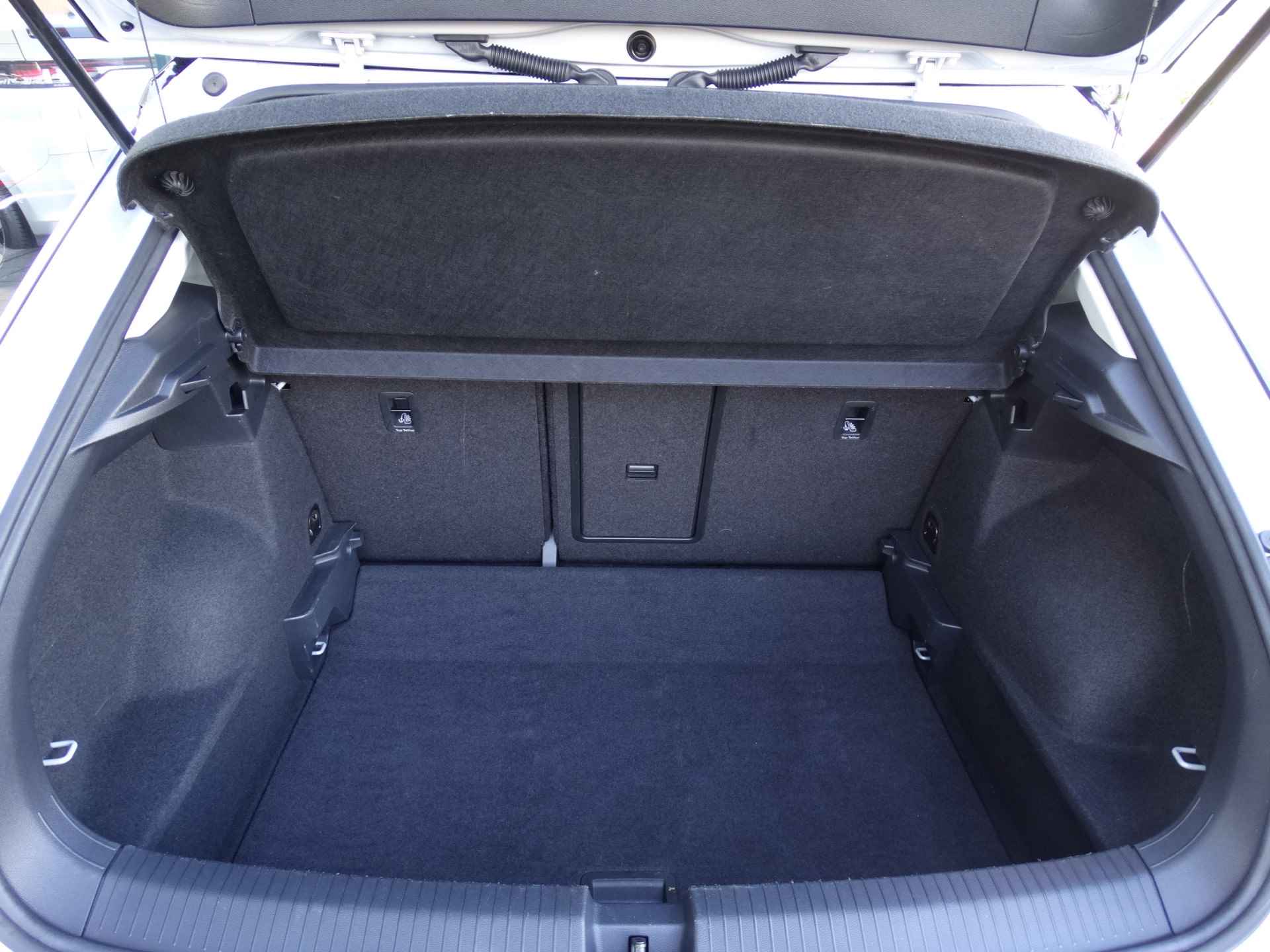 Volkswagen T-Roc 1.0 TSI 115PK Style | Navigatie | Stoelverwarming | Parkeersensoren | Adaptief Cruise Control | - 9/29