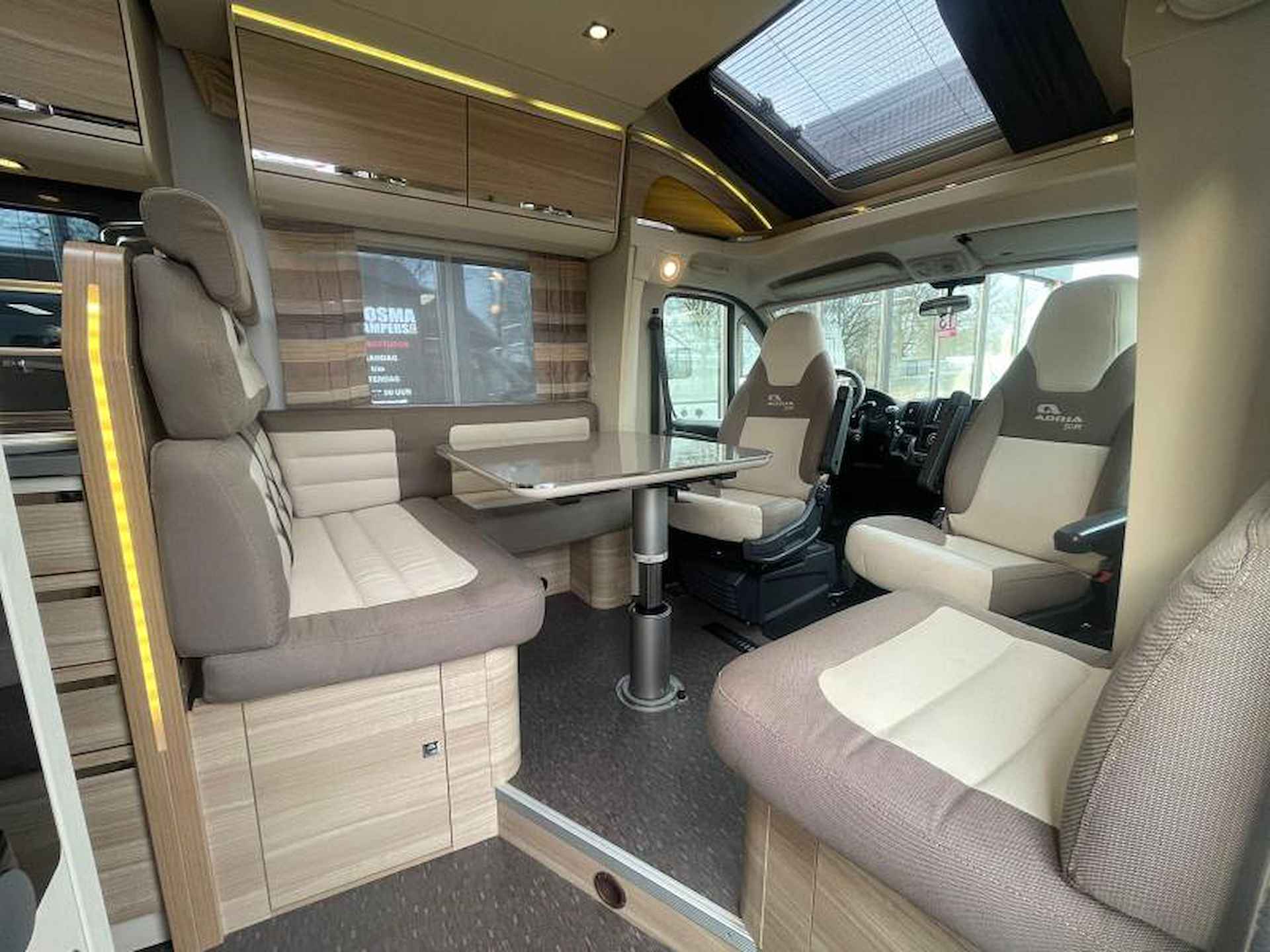 Adria Matrix M 670 SC 50 Years Edition 74000 km - 10/25